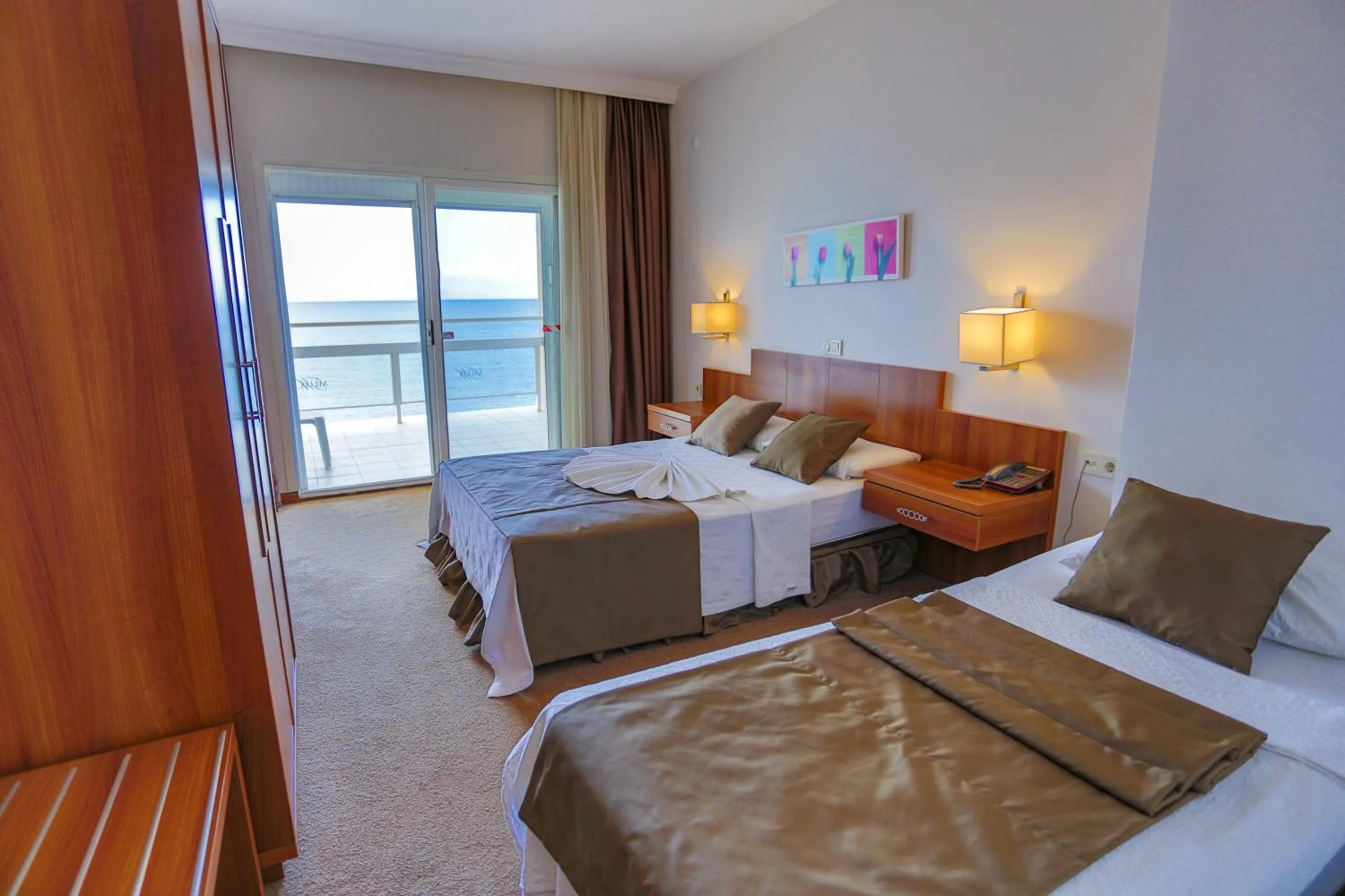 Photo of the whole room, Bed in Melis Hotel Kusadasi