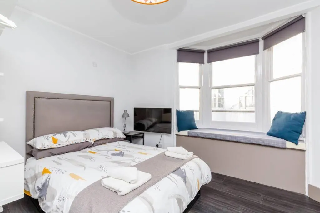 Bed in CITY HEART BRIGHTON