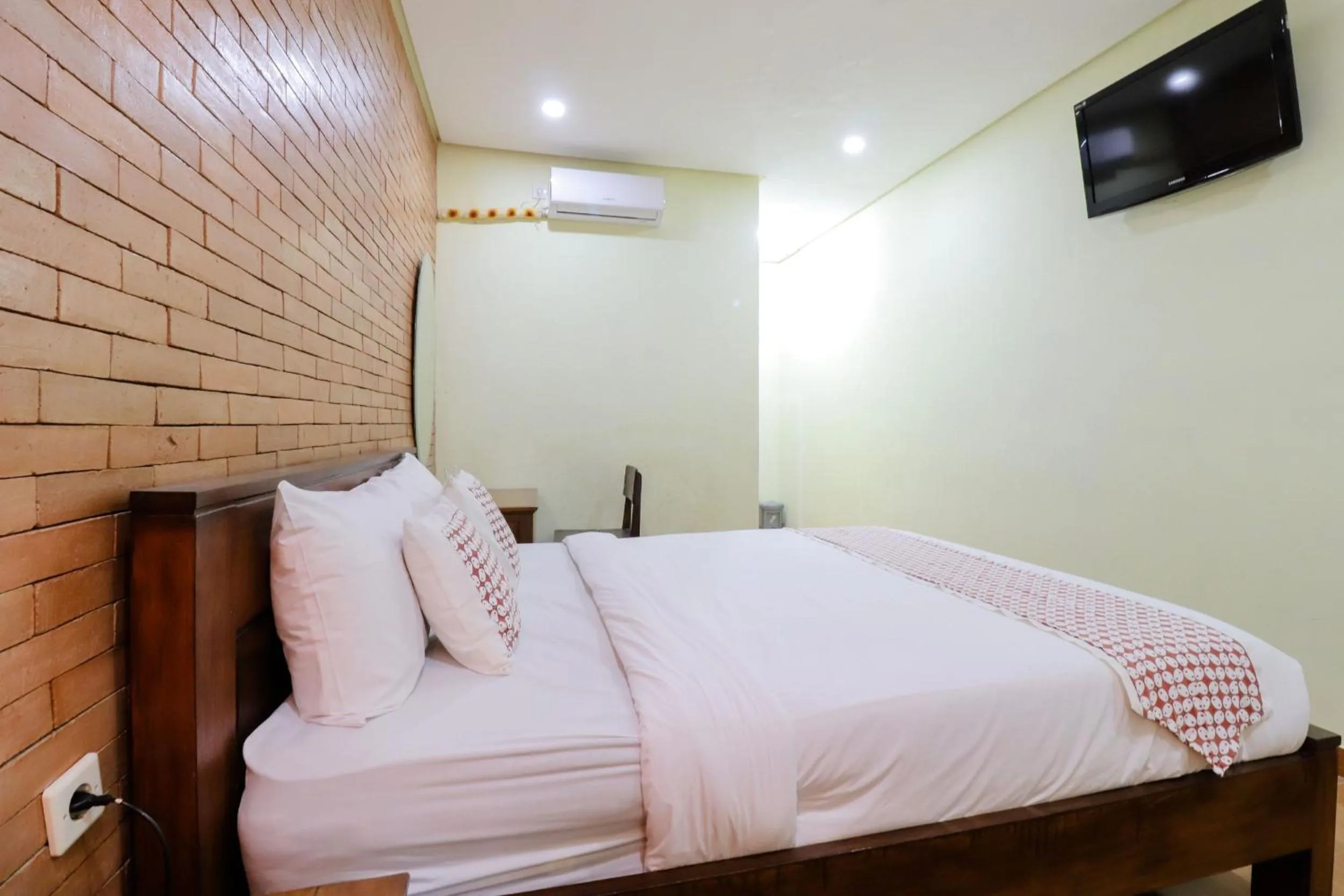 Bedroom, Bed in Penginapan Widodo Syariah Borobudur