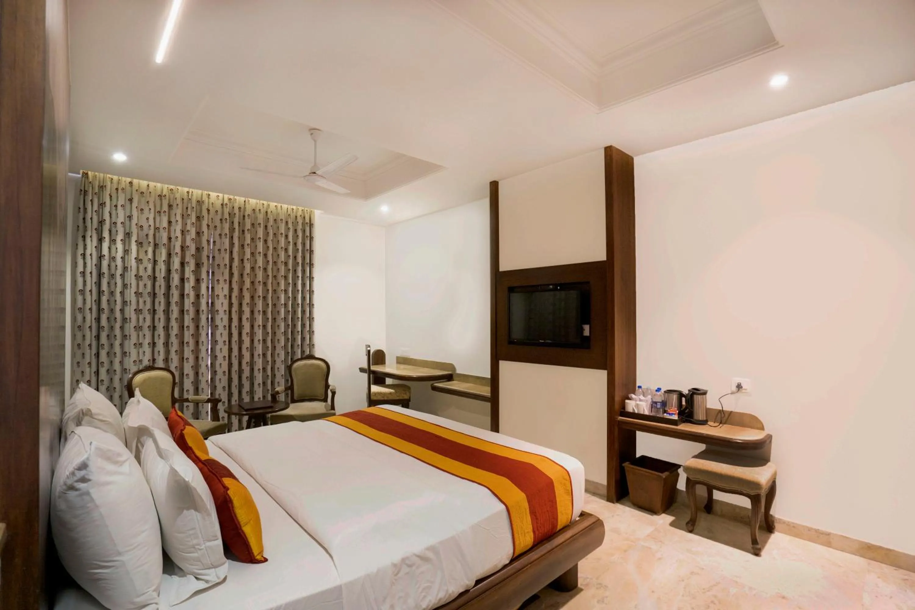 Bed in Marugarh Resort and Spa