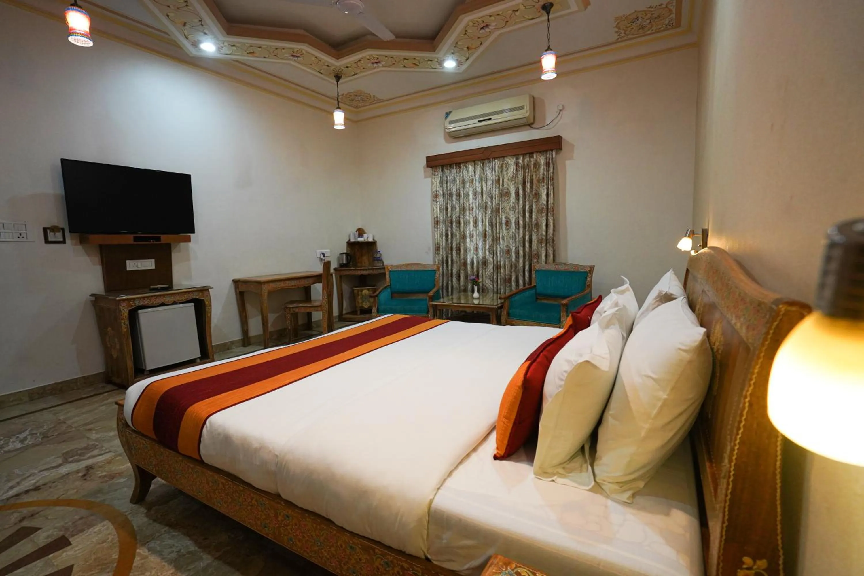 Bed in Marugarh Resort and Spa