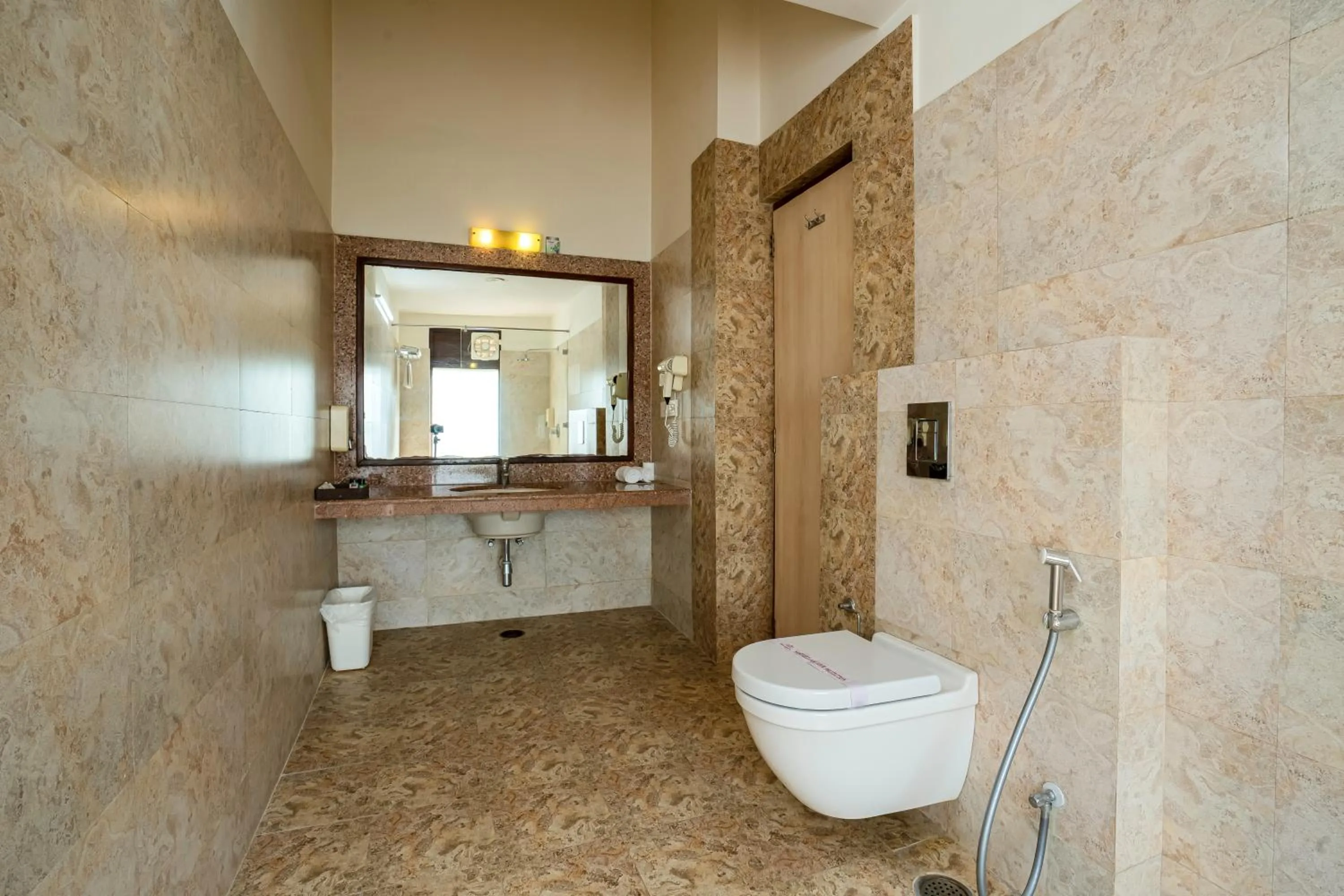 Shower in Marugarh Resort and Spa