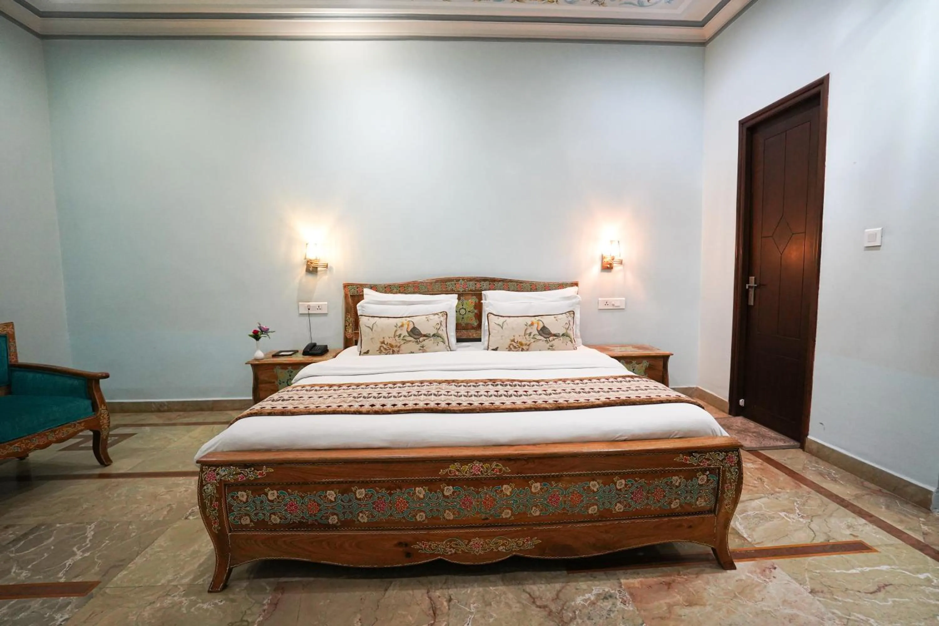 Bed in Marugarh Resort and Spa