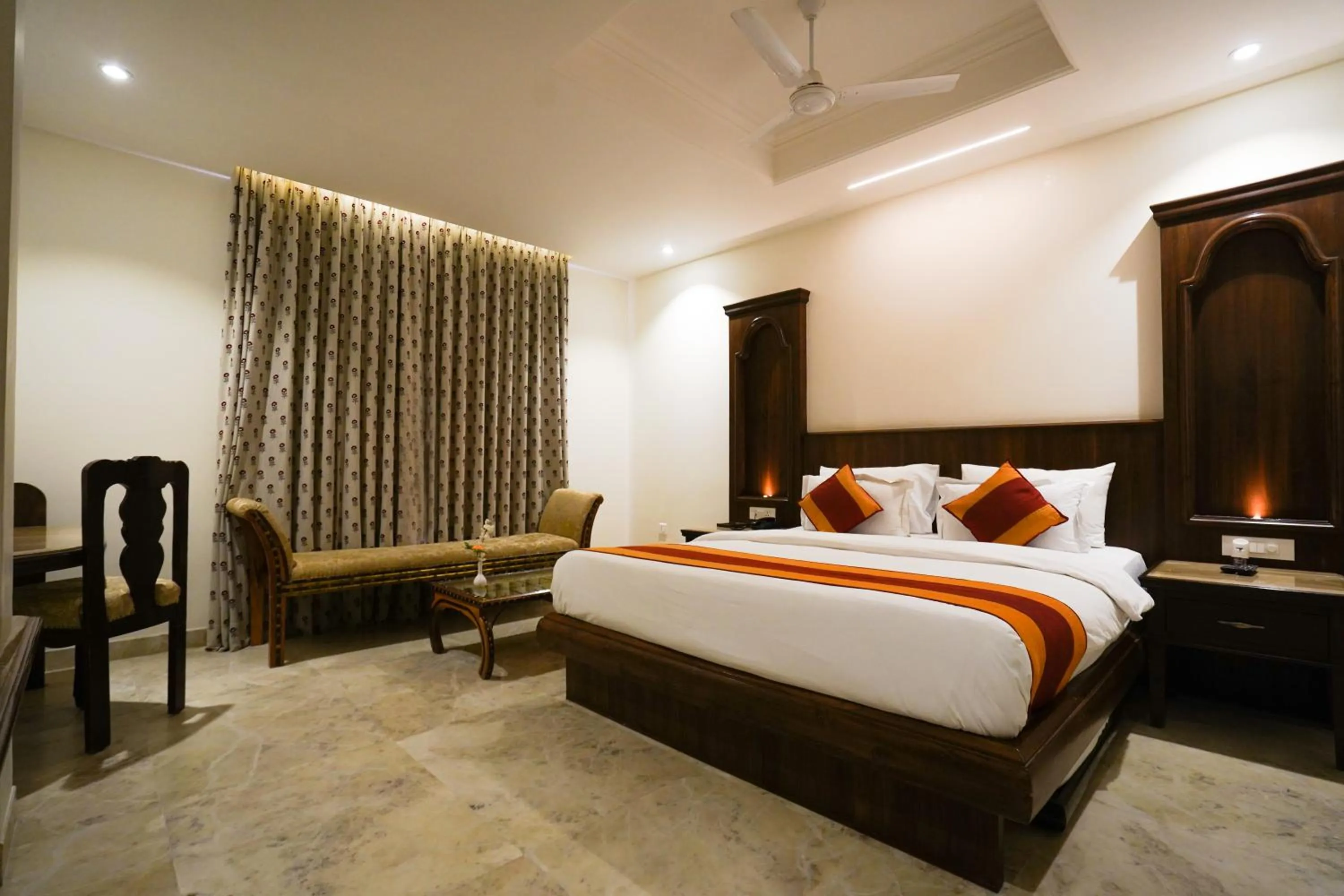 Bed in Marugarh Resort and Spa