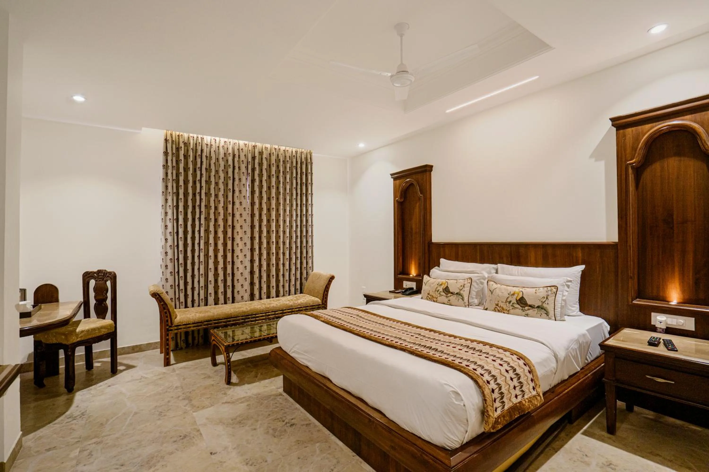 Bed in Marugarh Resort and Spa