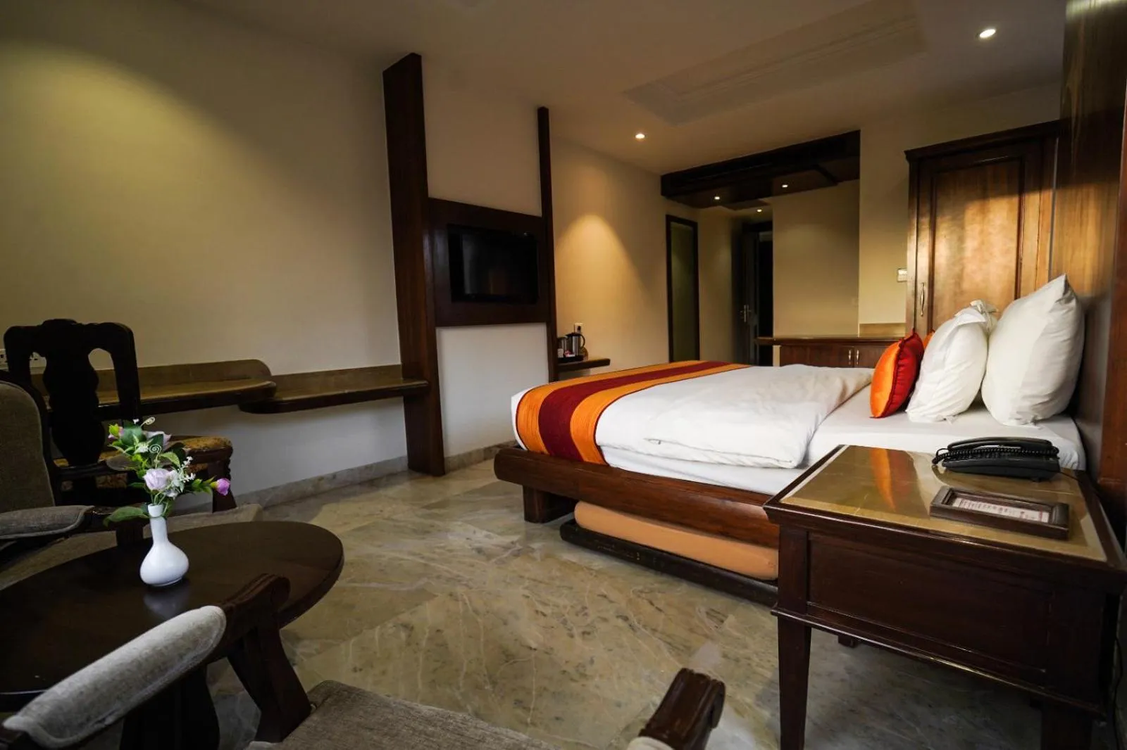 Bed in Marugarh Resort and Spa