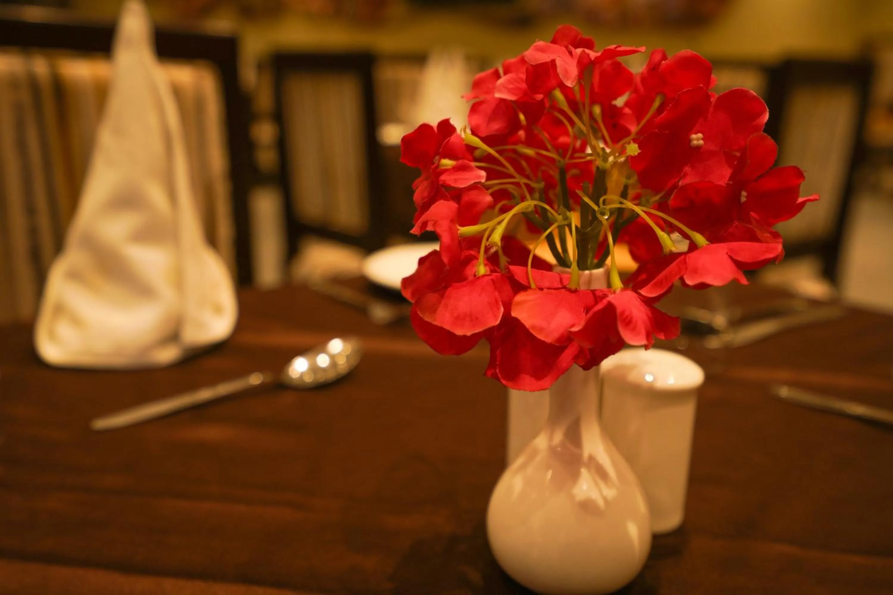 Restaurant/places to eat in Marugarh Resort and Spa