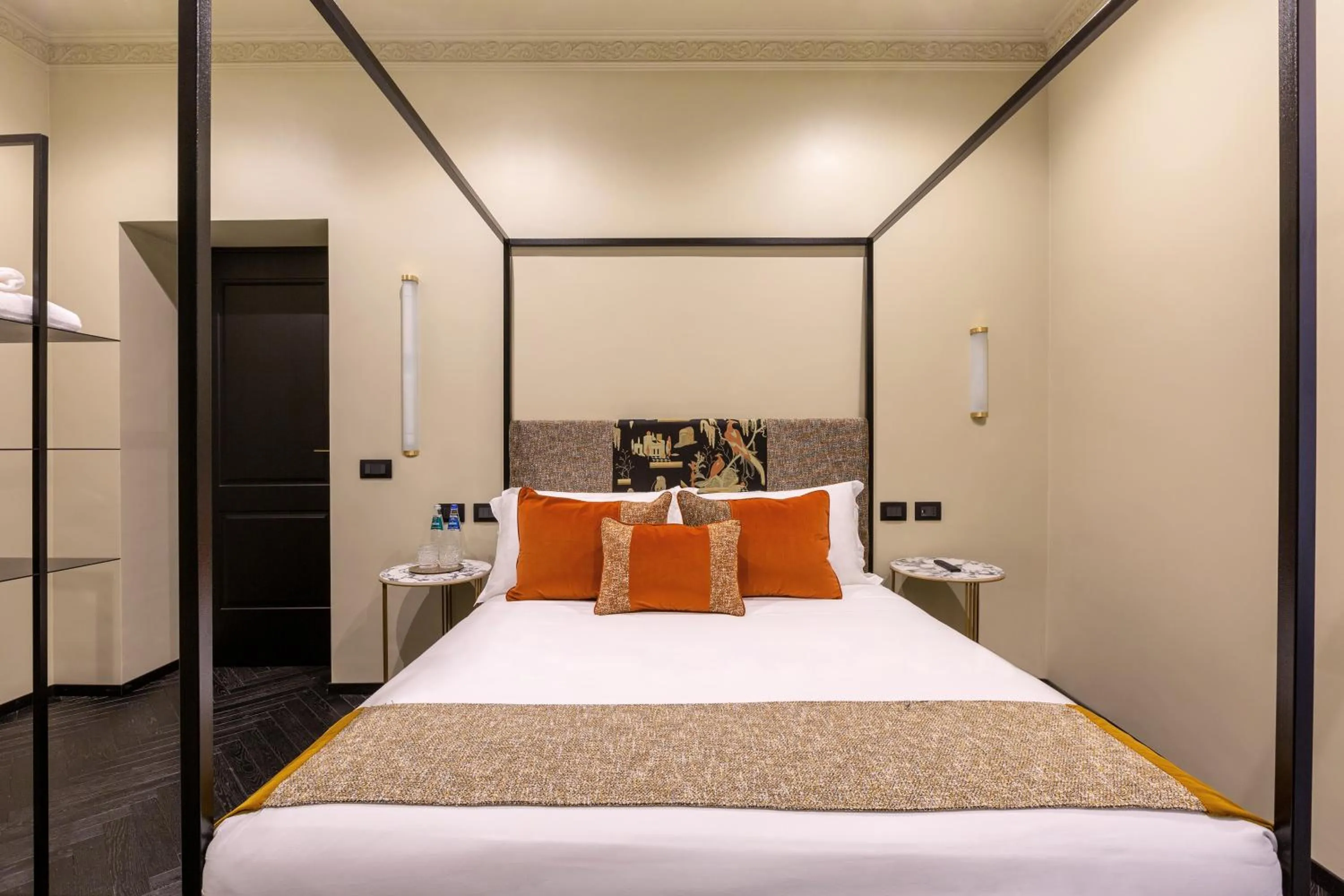 Bedroom, Bed in The Couper Colonna