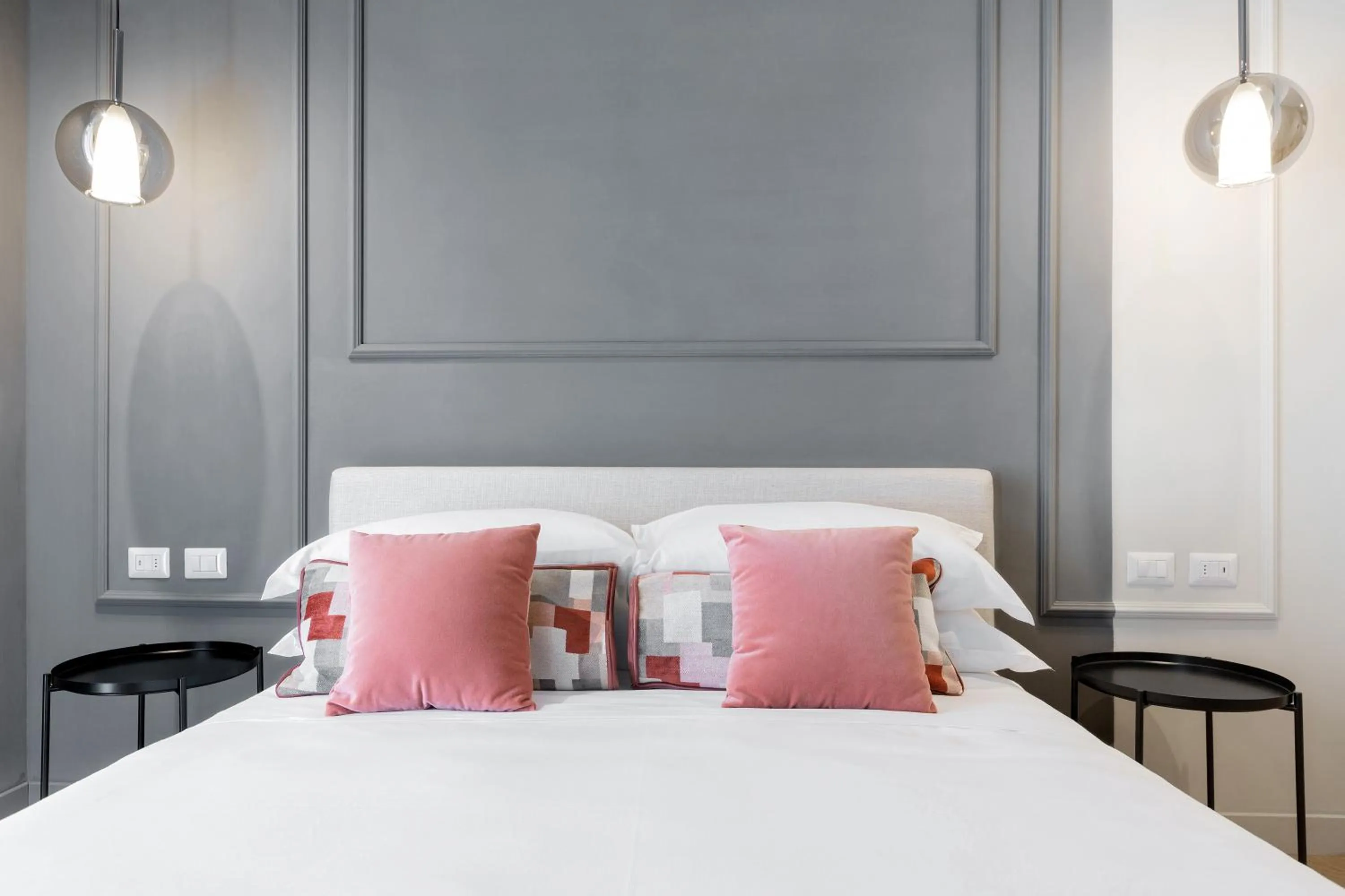 Photo of the whole room, Bed in The Couper Colonna