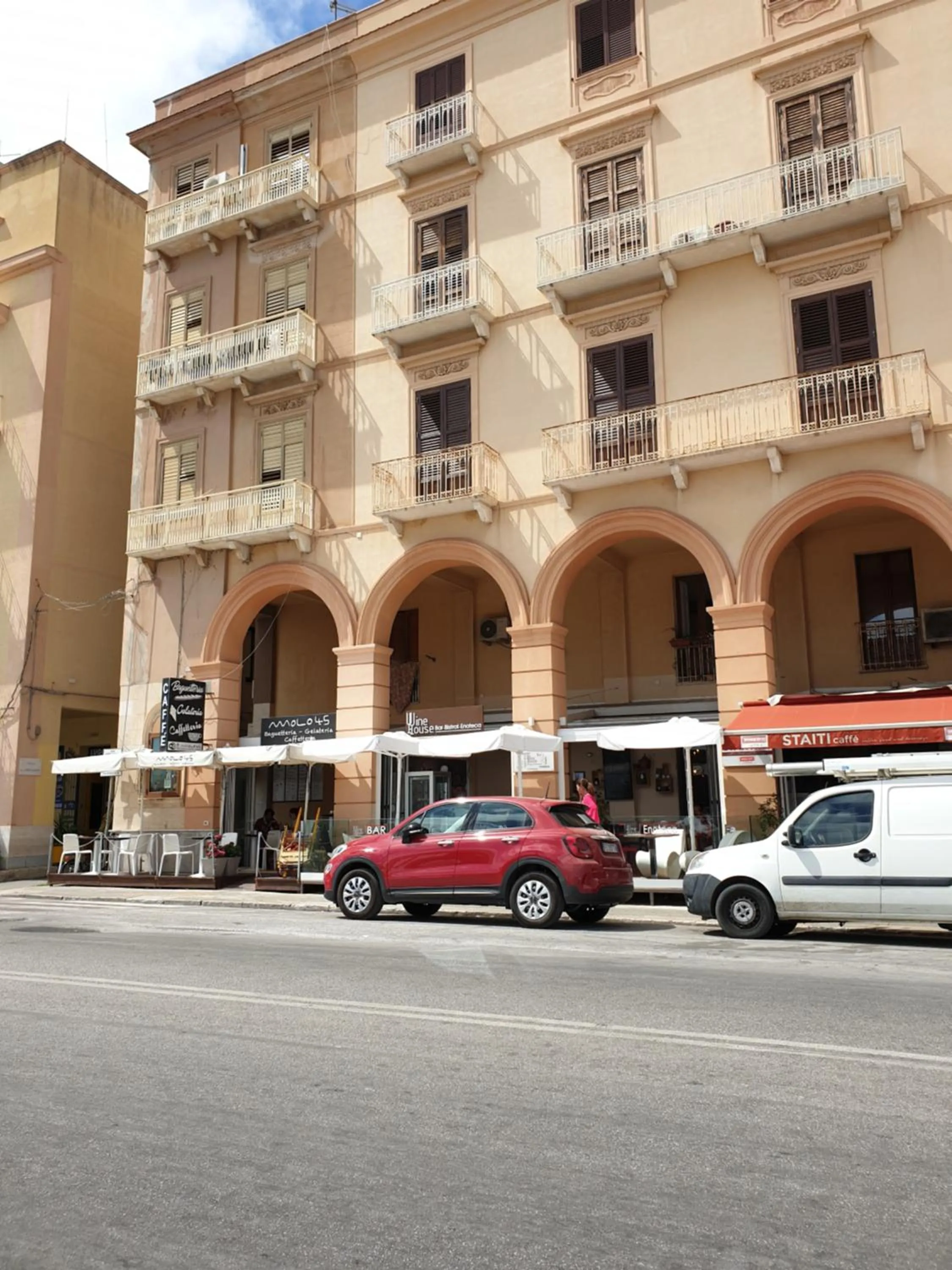 Property building in Beb al porto da joseph