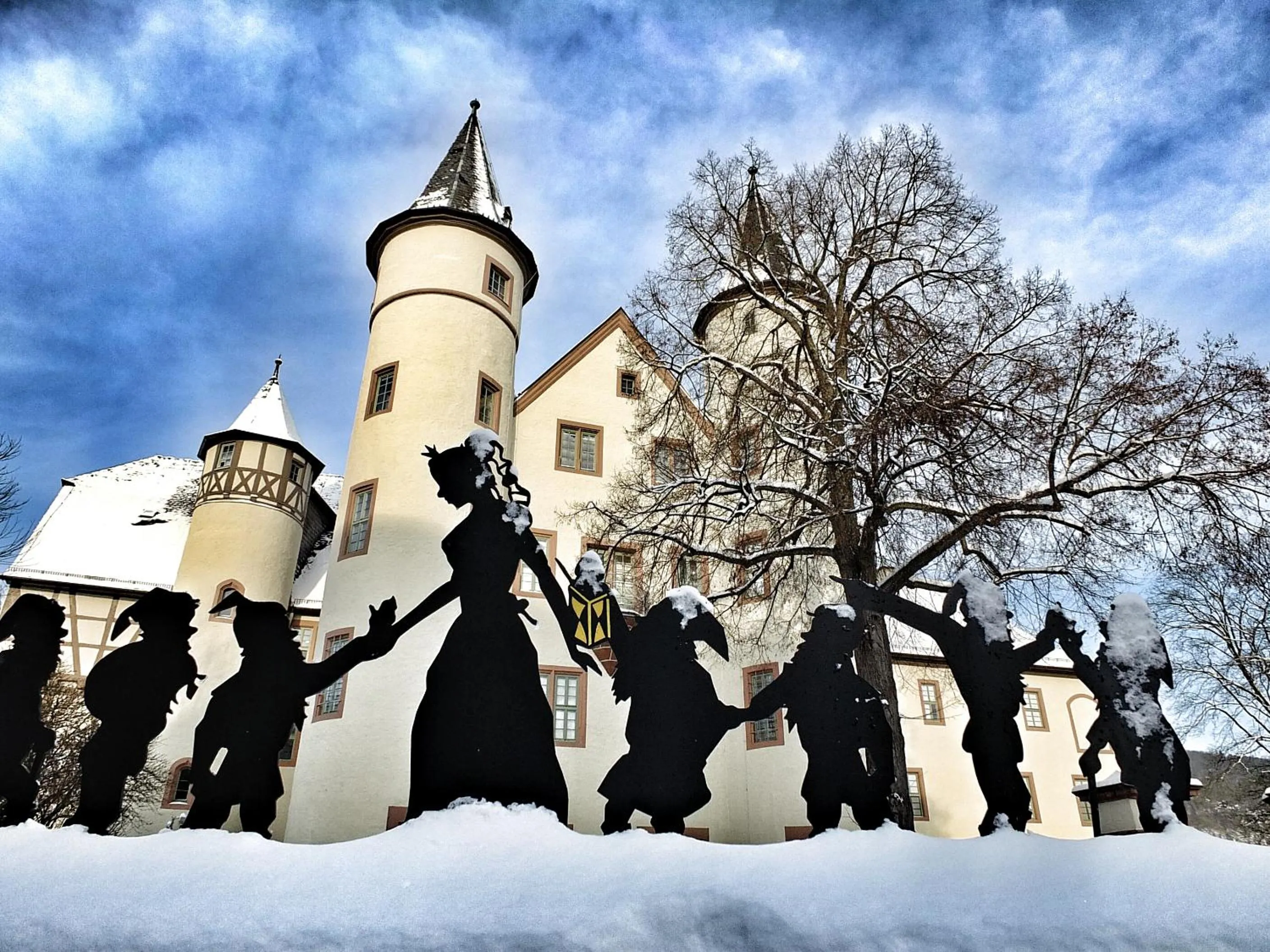 Nearby landmark in Weekly Boardinghouse