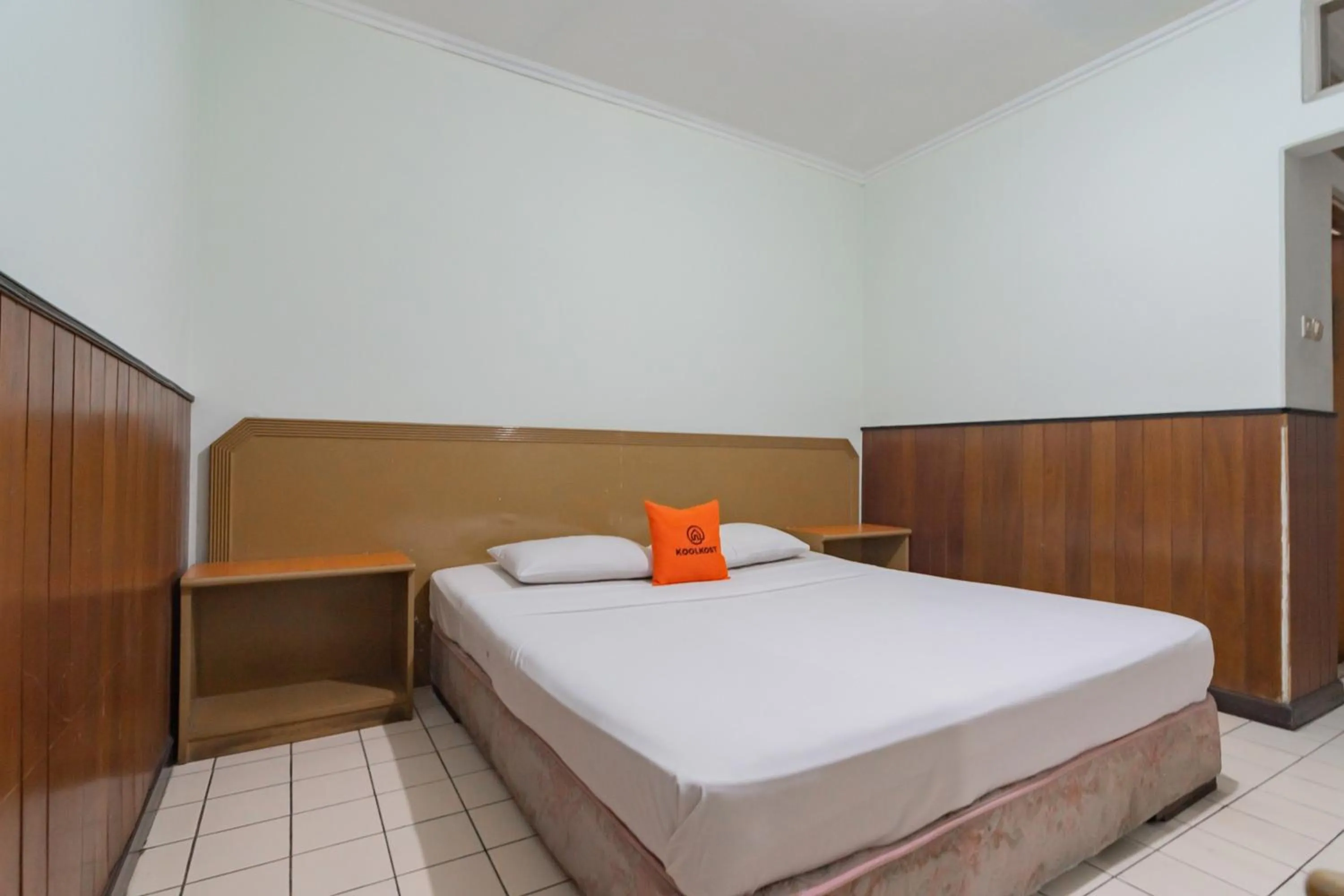 Photo of the whole room in KoolKost near Bandung Station