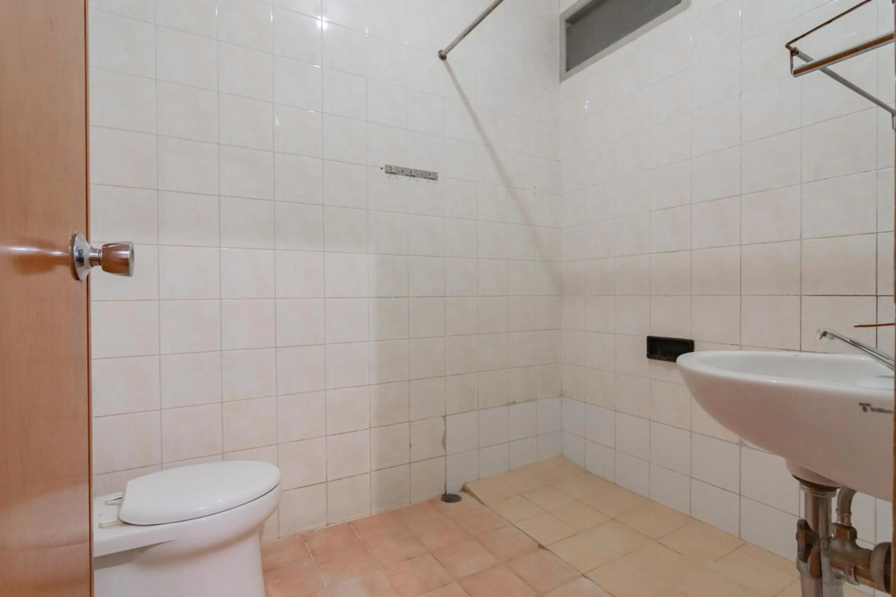 Bathroom in KoolKost near Bandung Station