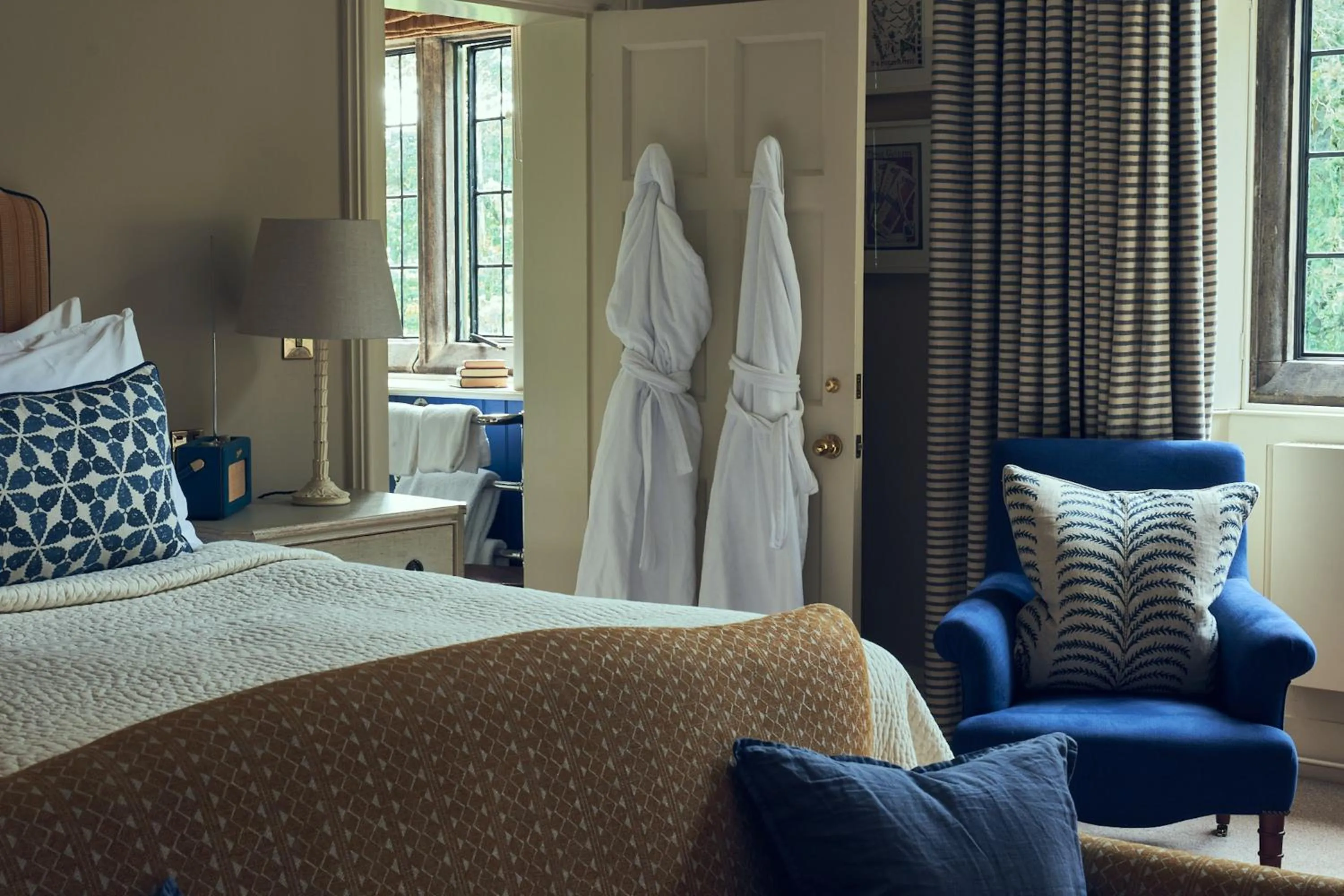 Photo of the whole room, Bed in Wildhive Callow Hall