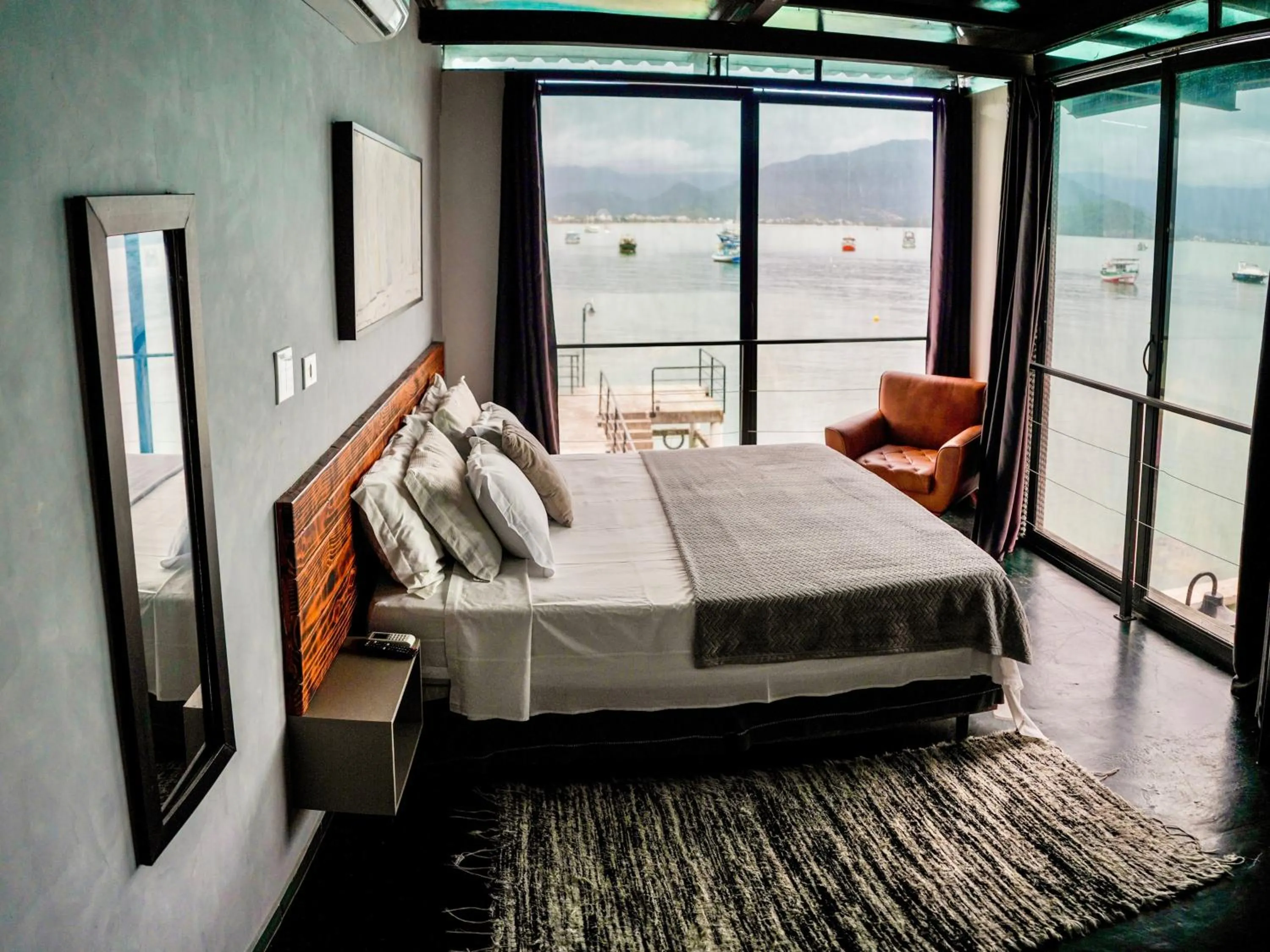 Bed in 1819 Marine Hotel