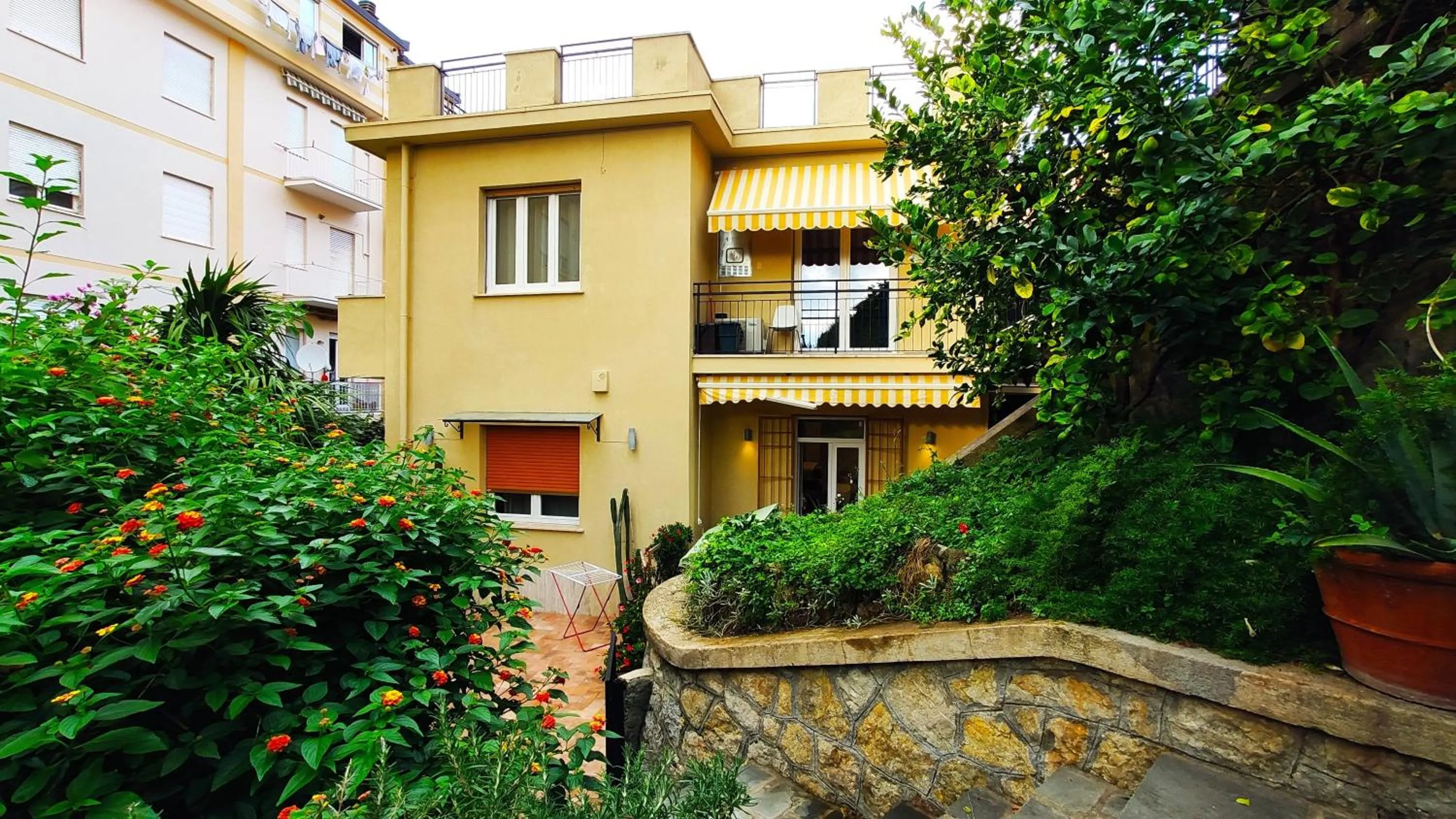 Facade/entrance in Residence Mare Azzurro