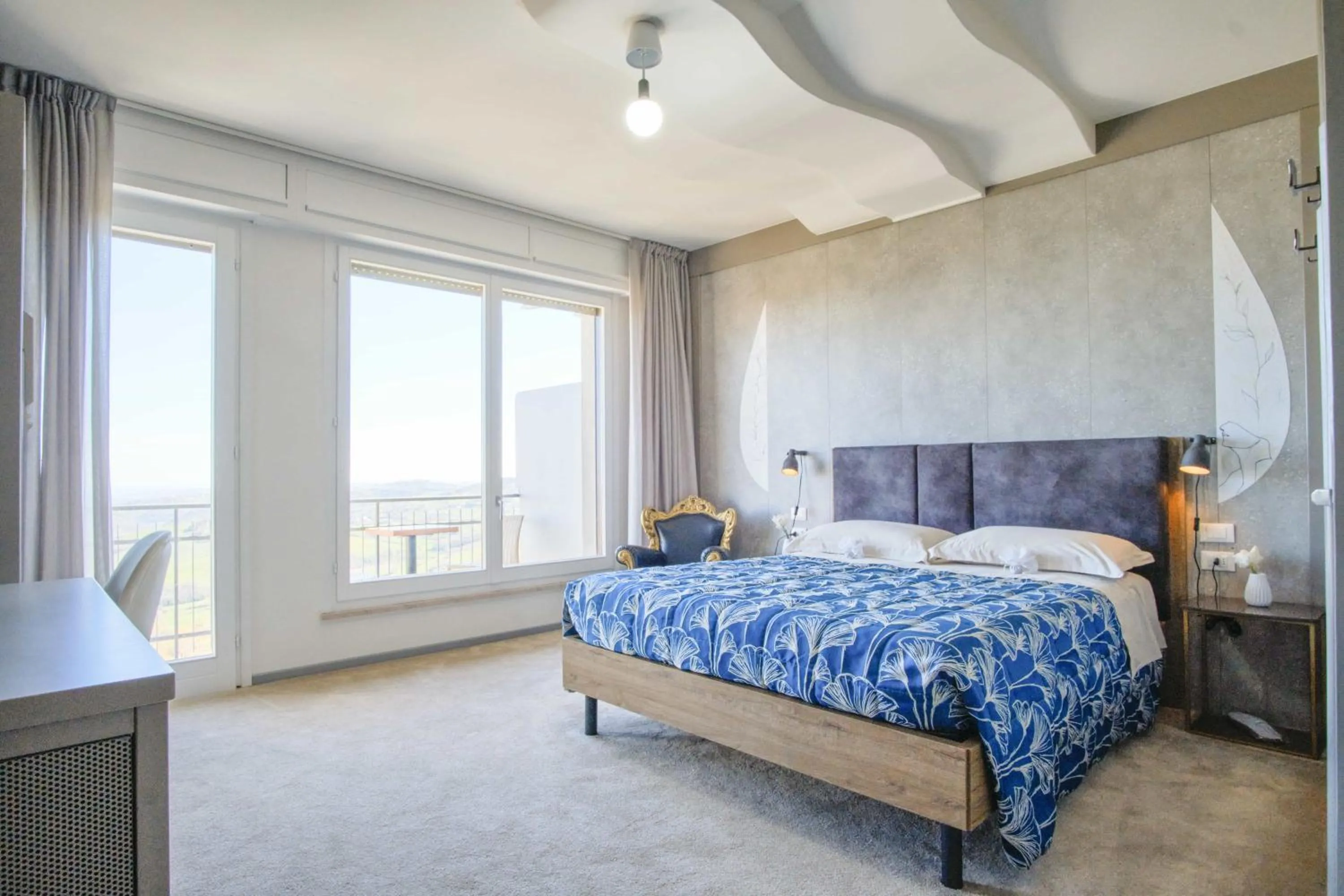 Balcony/Terrace, Bed in Albergo Diffuso Spa - Il Poggetto tra Urbino & San Marino