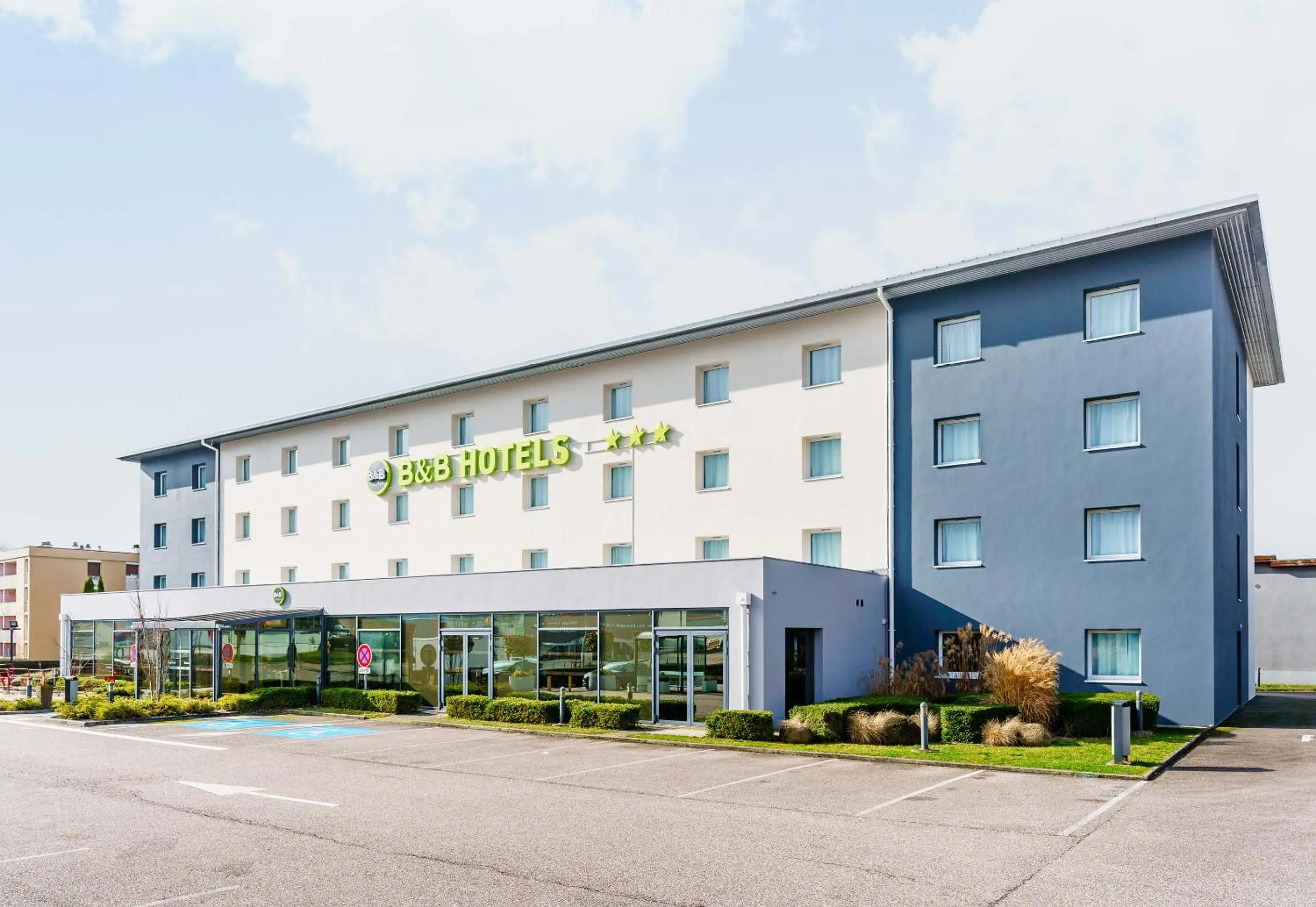 Property building in B&B HOTEL Saint-Avold Nord