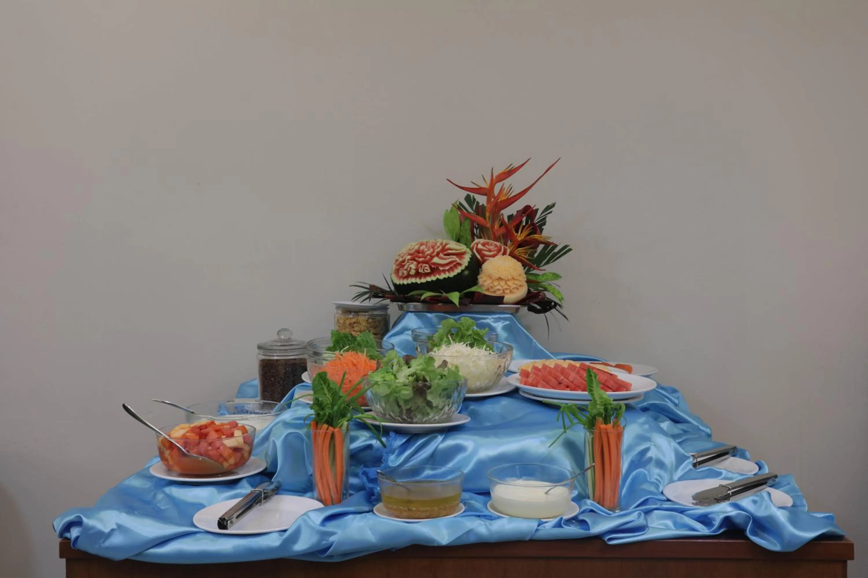 Tuana Hotels Brook Pool Access