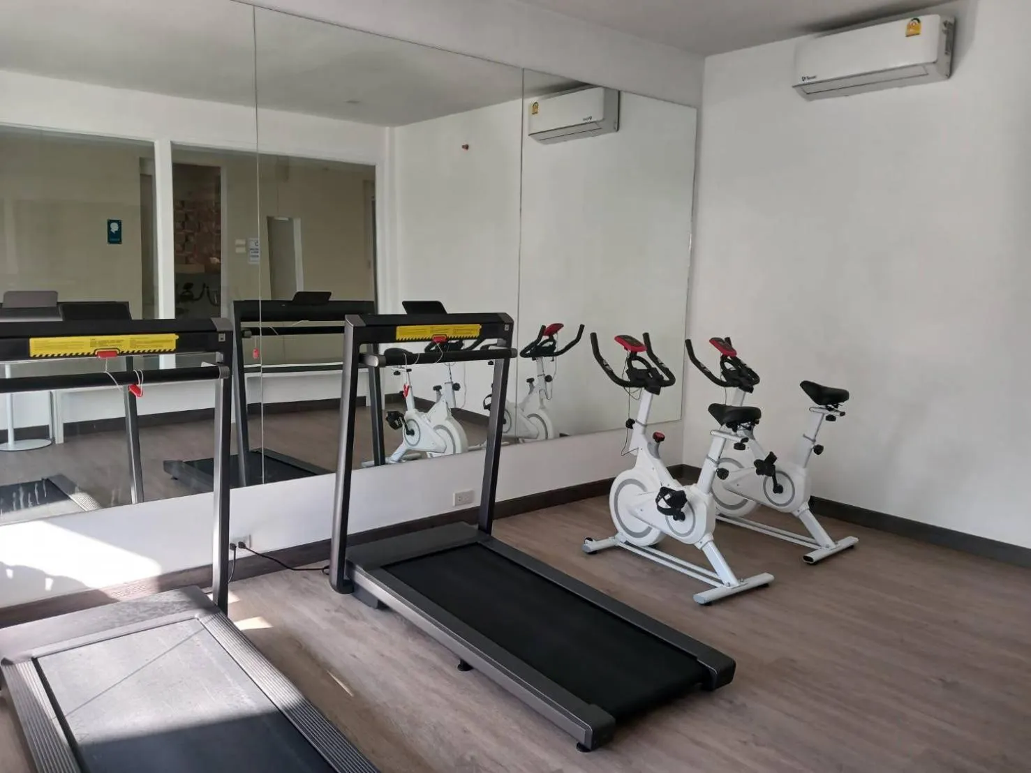 Tuana Hotels Brook Pool Access