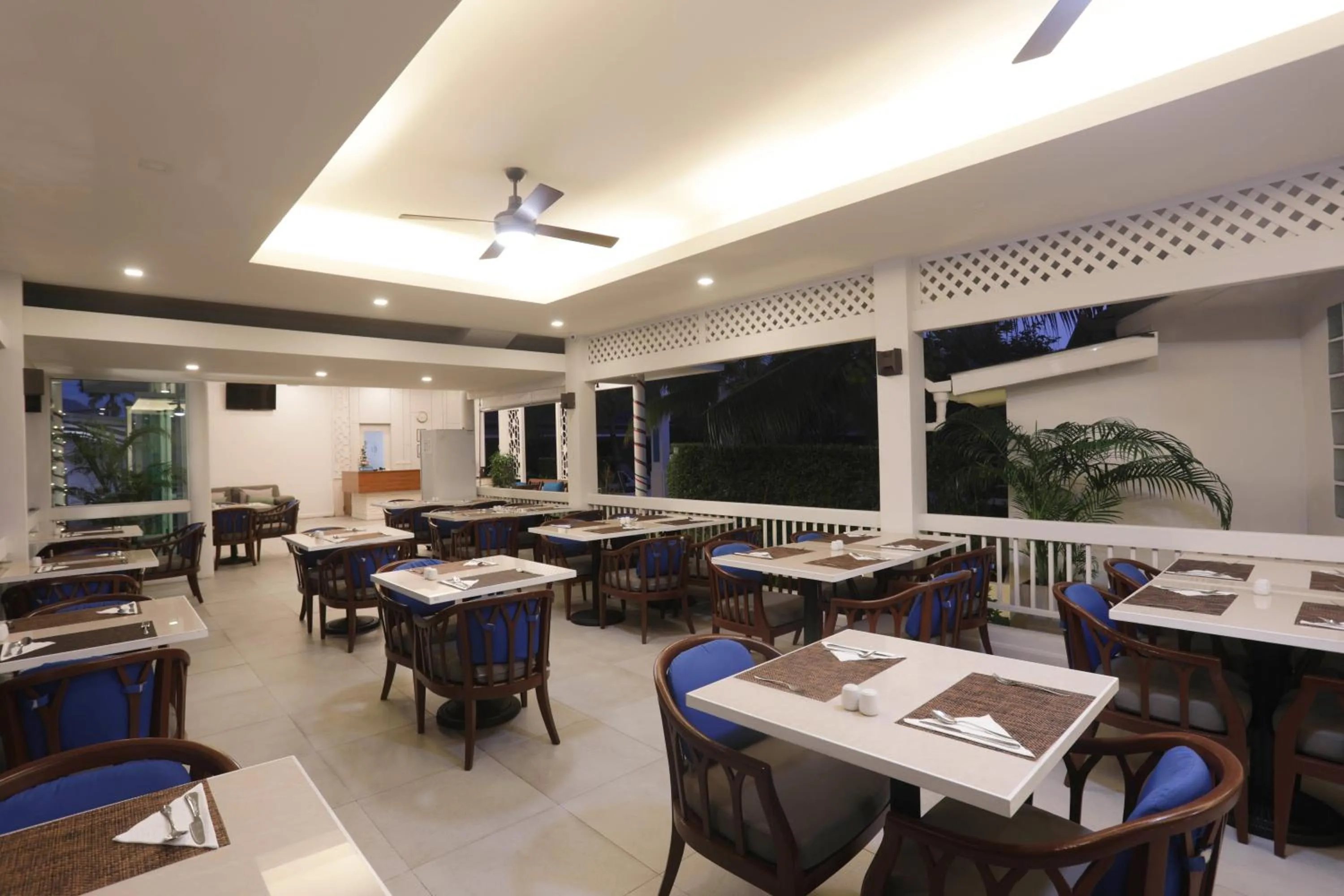 Tuana Hotels Brook Pool Access