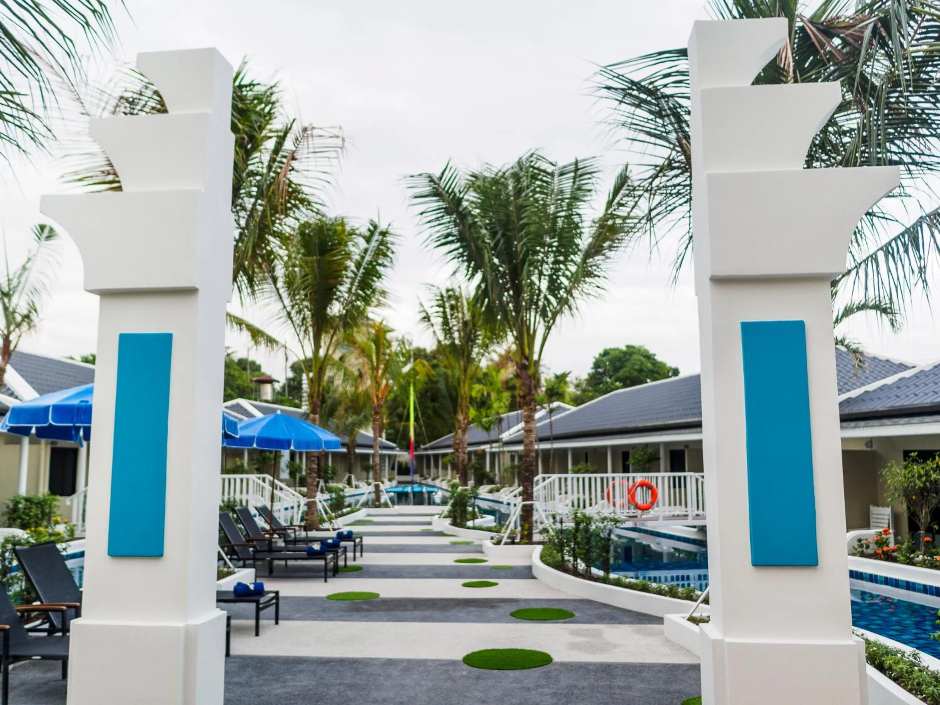 Swimming pool in Brook Resort & Villas