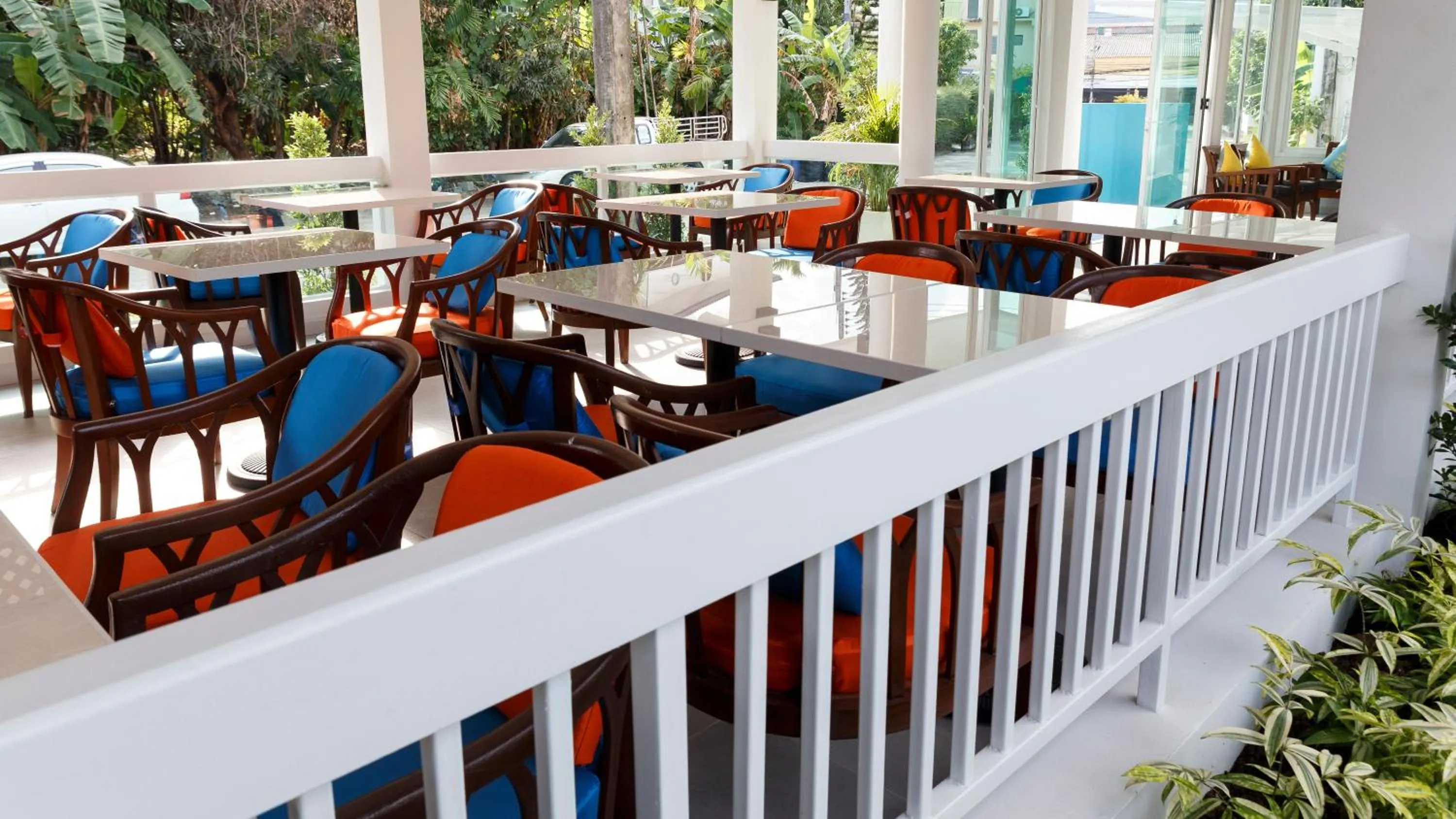 Restaurant/places to eat in Brook Resort & Villas