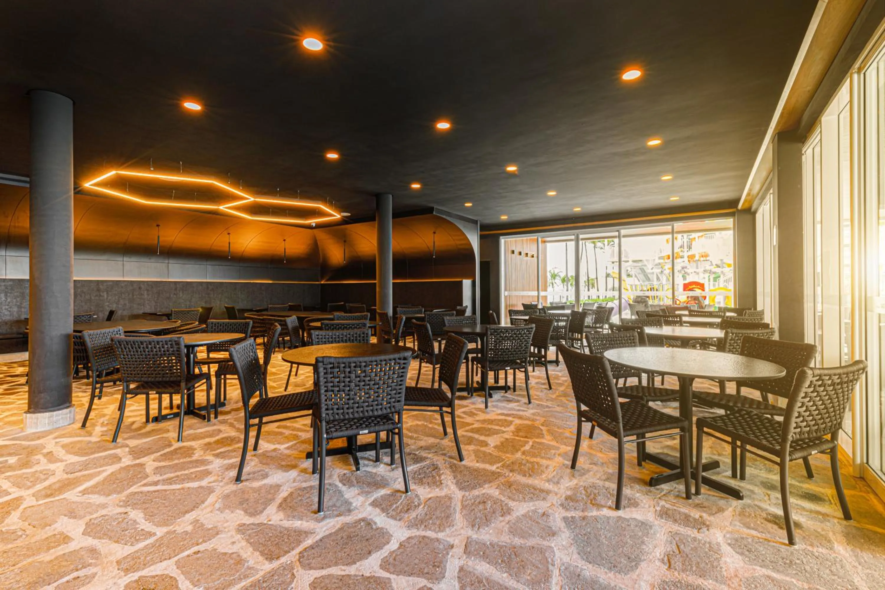 Restaurant/places to eat in SALINAS EXCLUSIVE - GAV Resorts