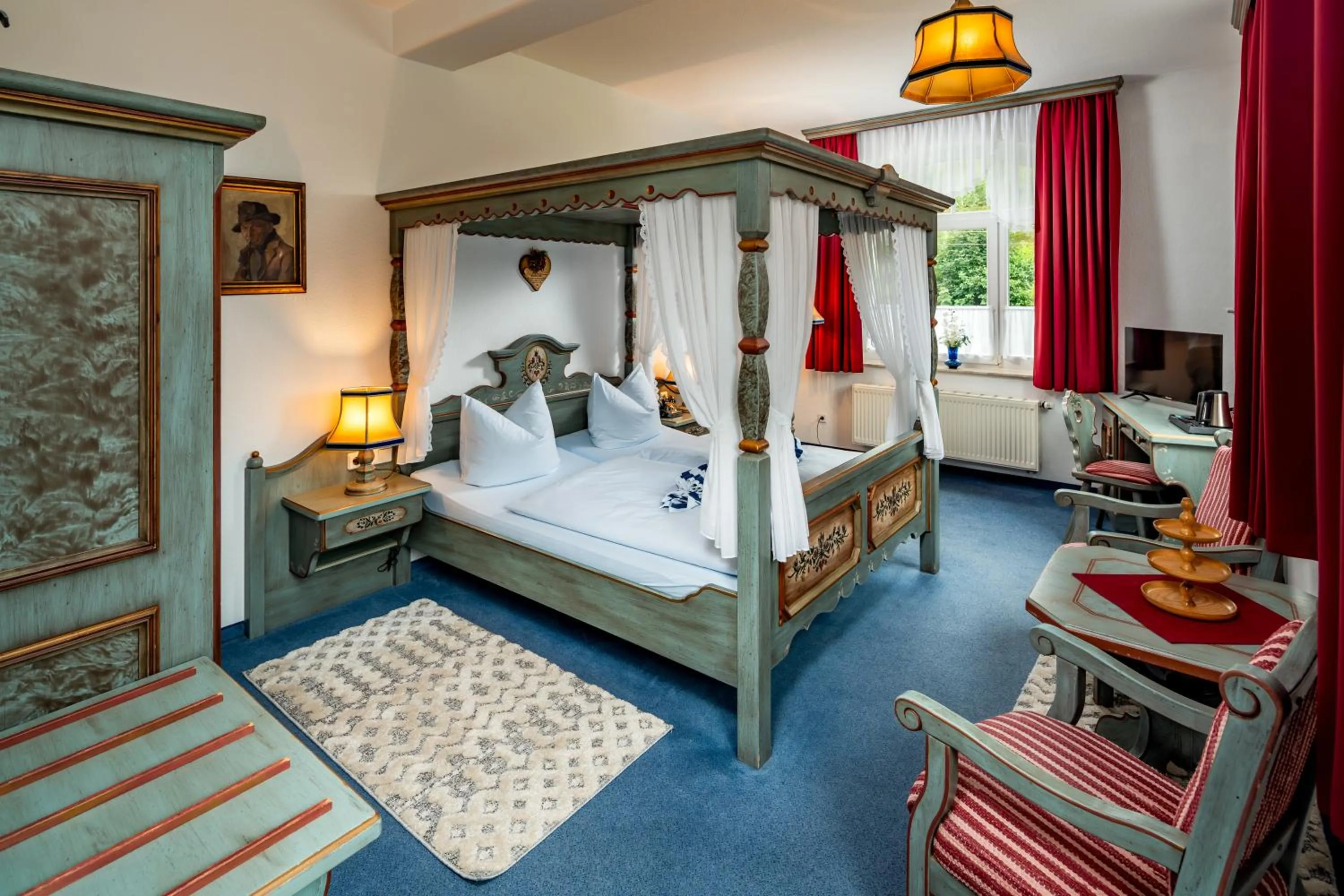 Photo of the whole room, Bed in Hotel Seiffener Hof***