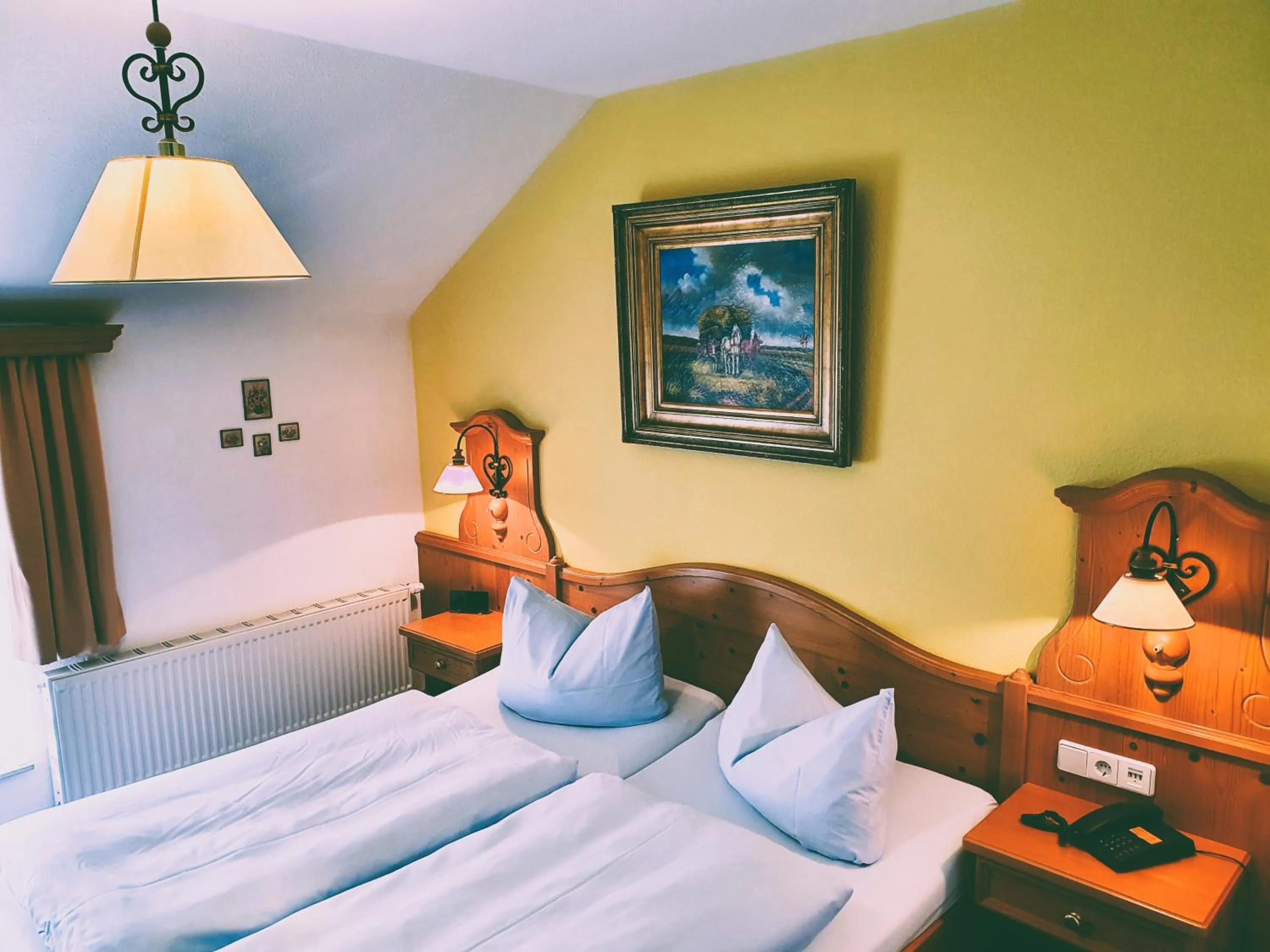 Bed in Hotel Seiffener Hof***