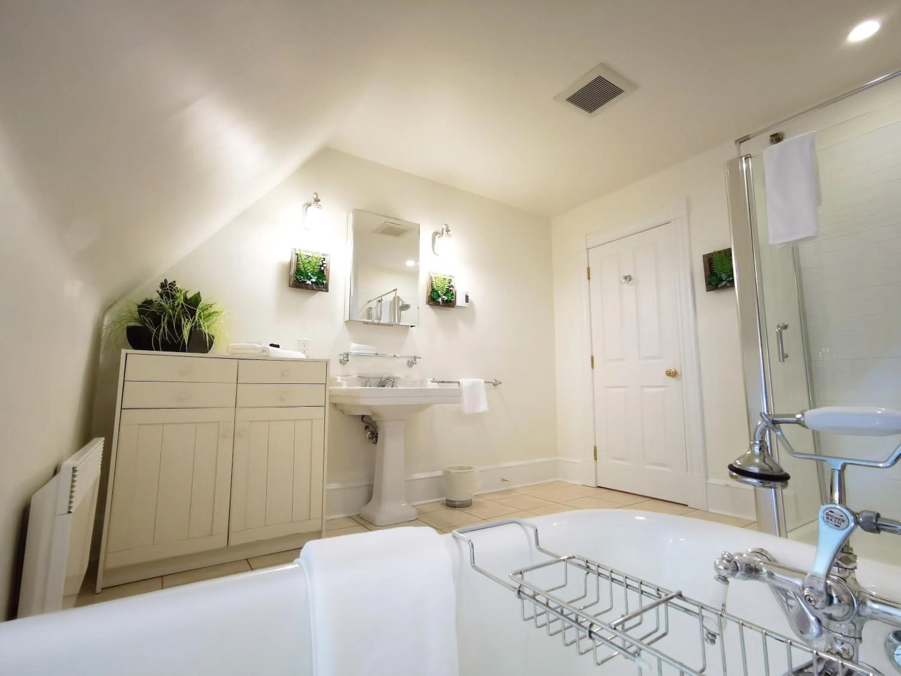 Bathroom in No 1 Grafton Inn