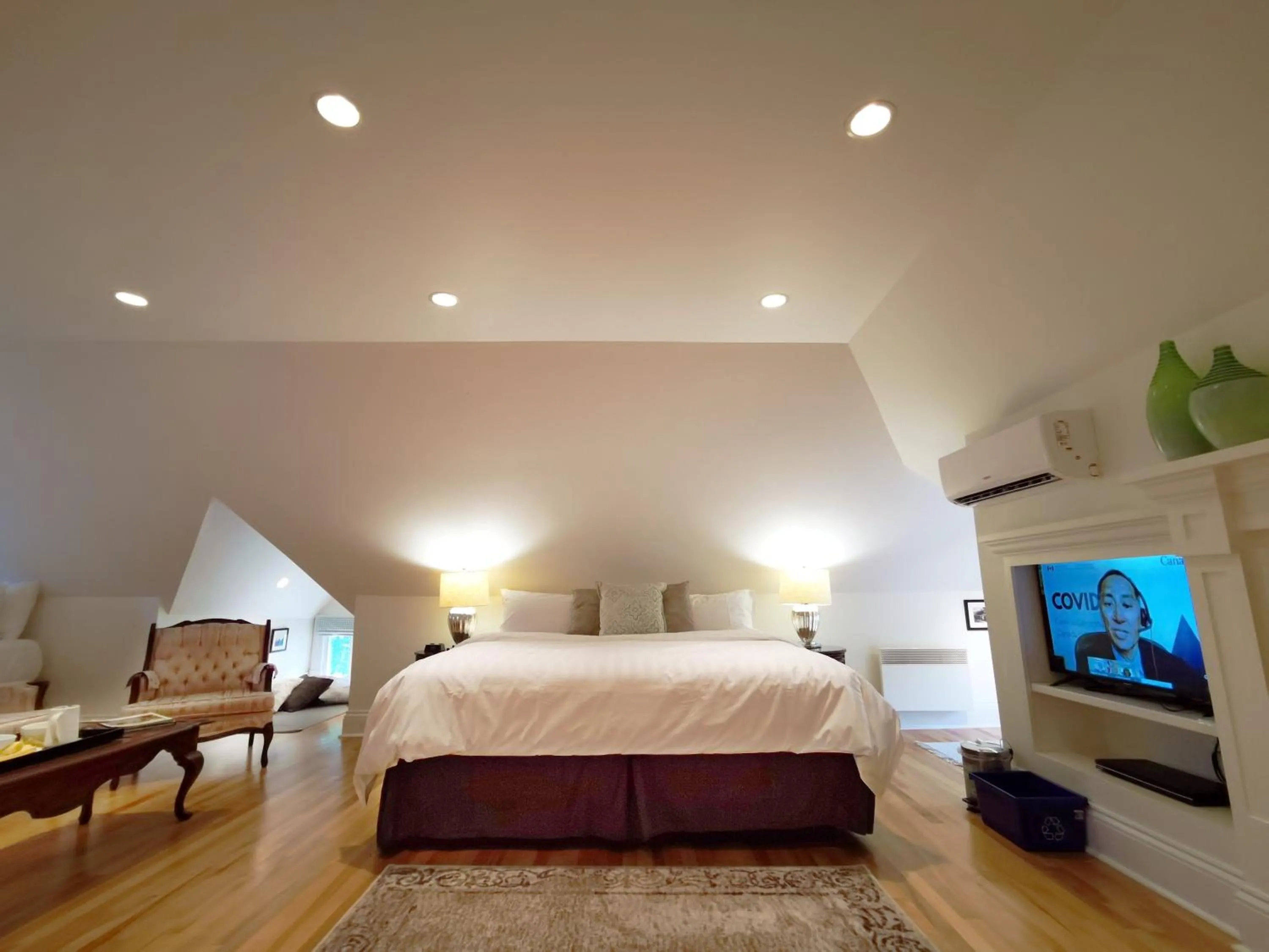 Bedroom, Bed in No 1 Grafton Inn