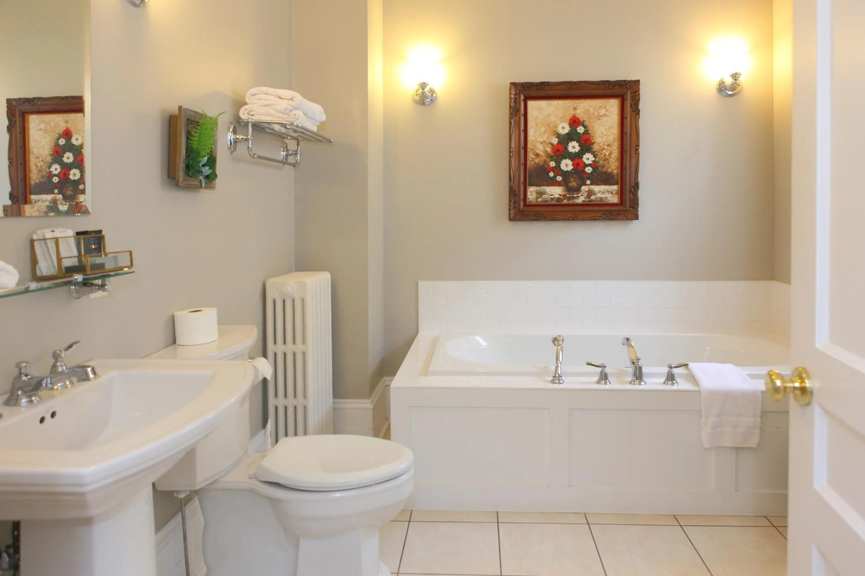 Bath in No 1 Grafton Inn