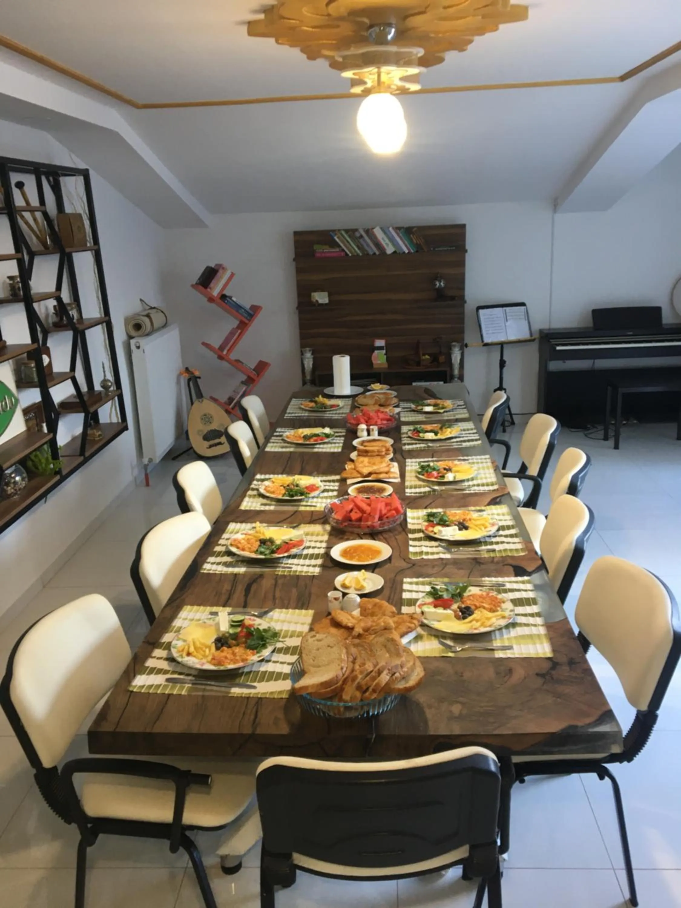 Restaurant/places to eat in Rosa Therapy Butik Otel