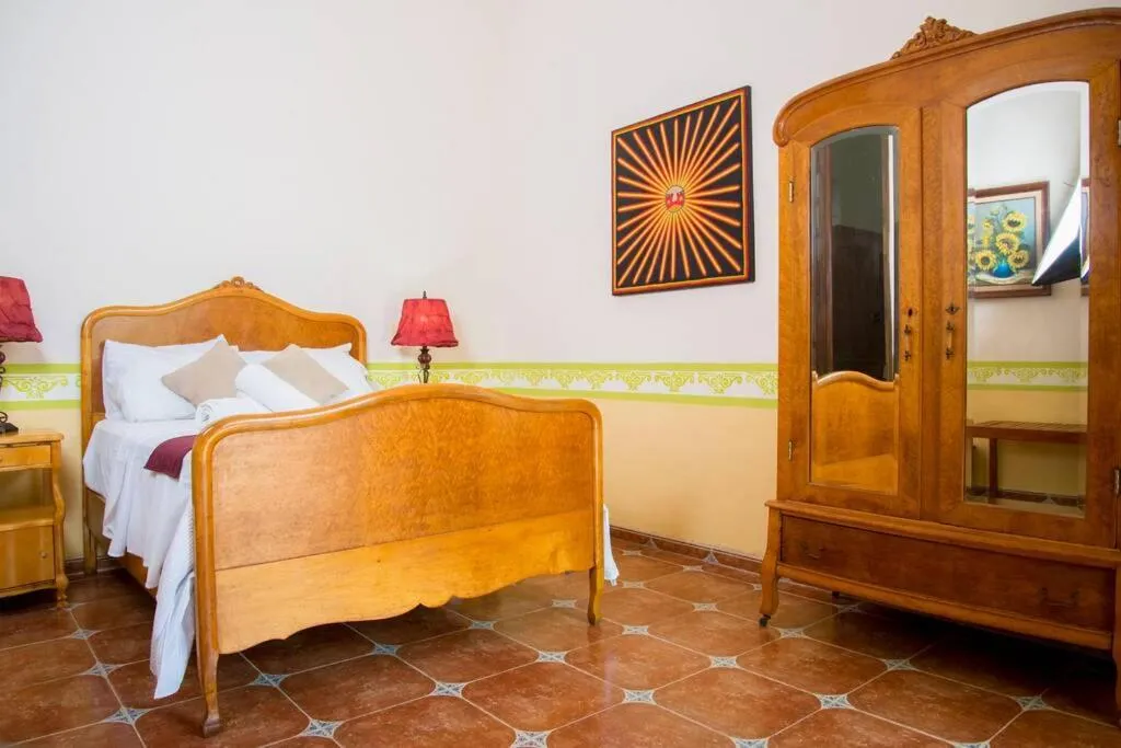 Bed in Casa de las Columnas una experiencia de otra época