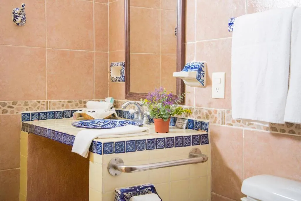 Bathroom in Casa de las Columnas una experiencia de otra época