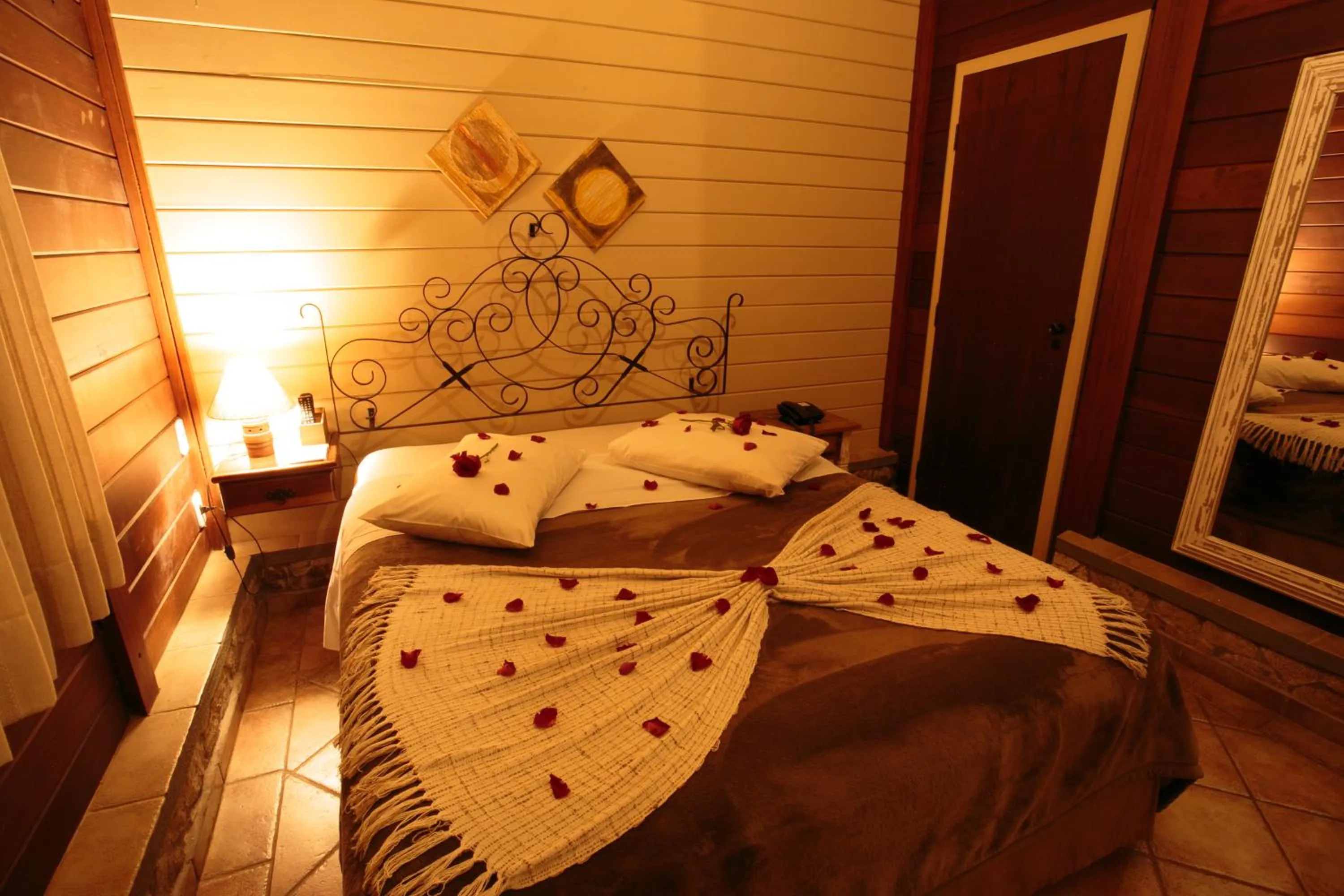 Property building, Bed in Pousada Varanda das Colinas