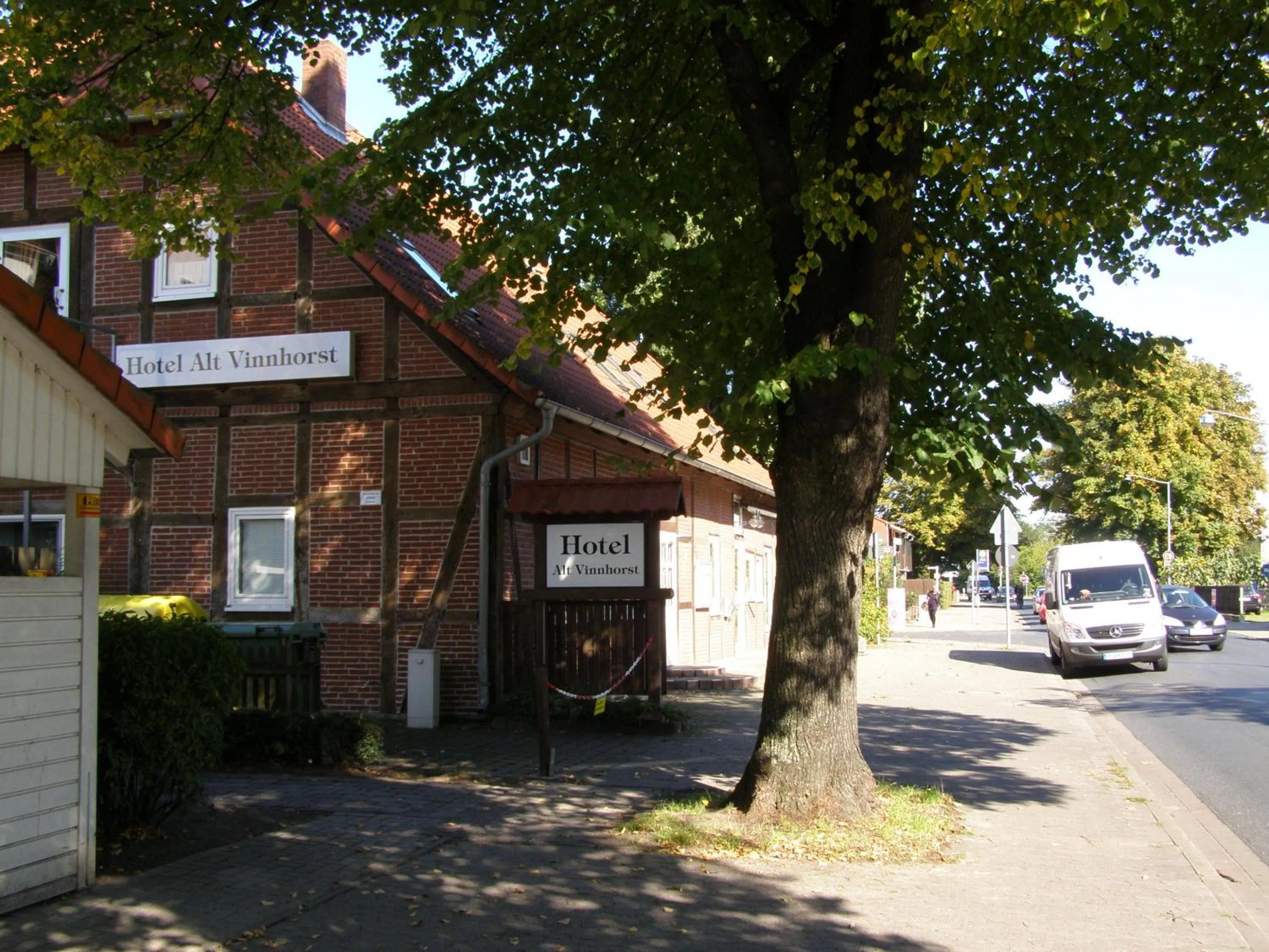 Facade/entrance in Hotel Alt Vinnhorst