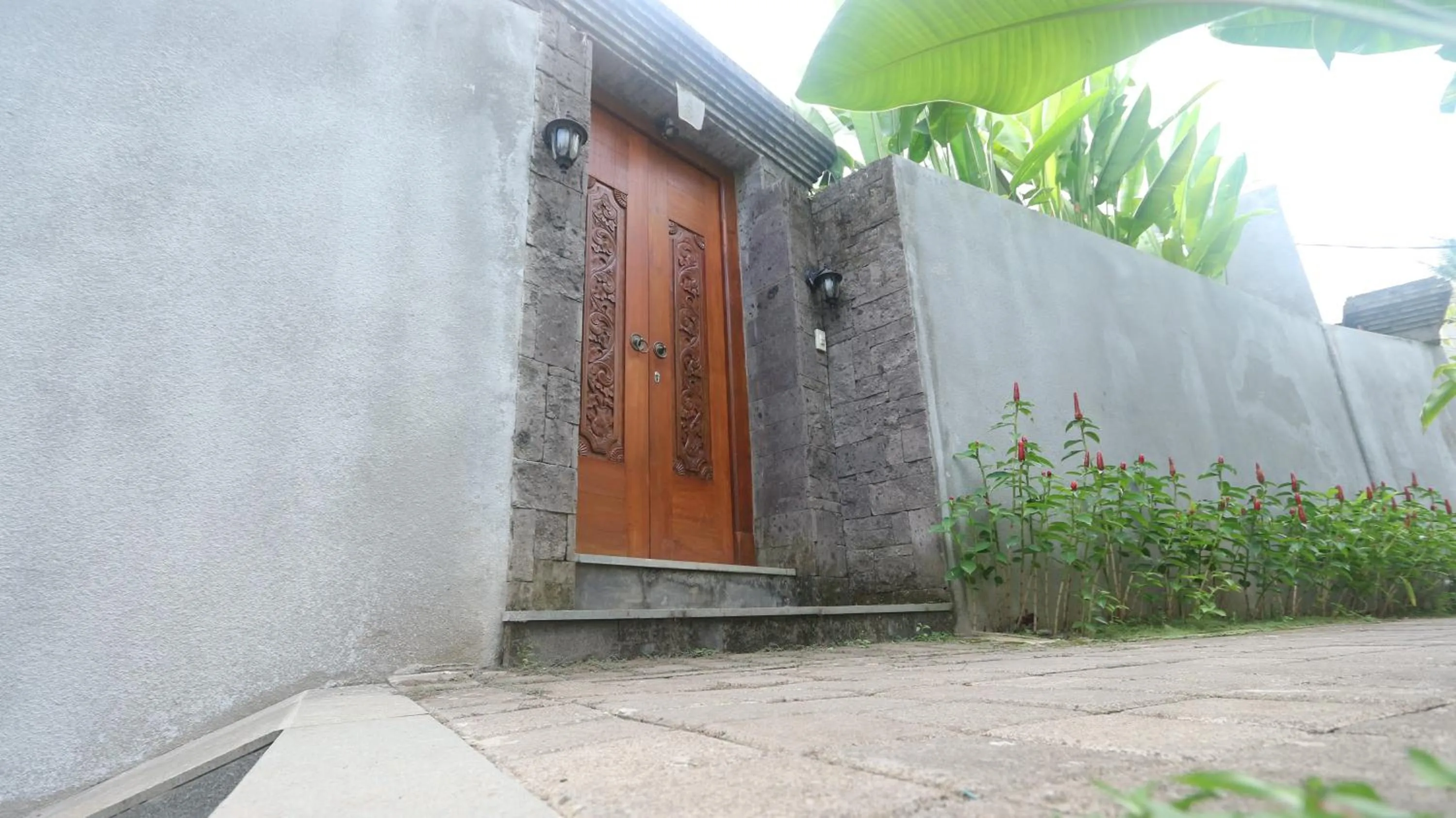 Property building in Stana Kendran Villa