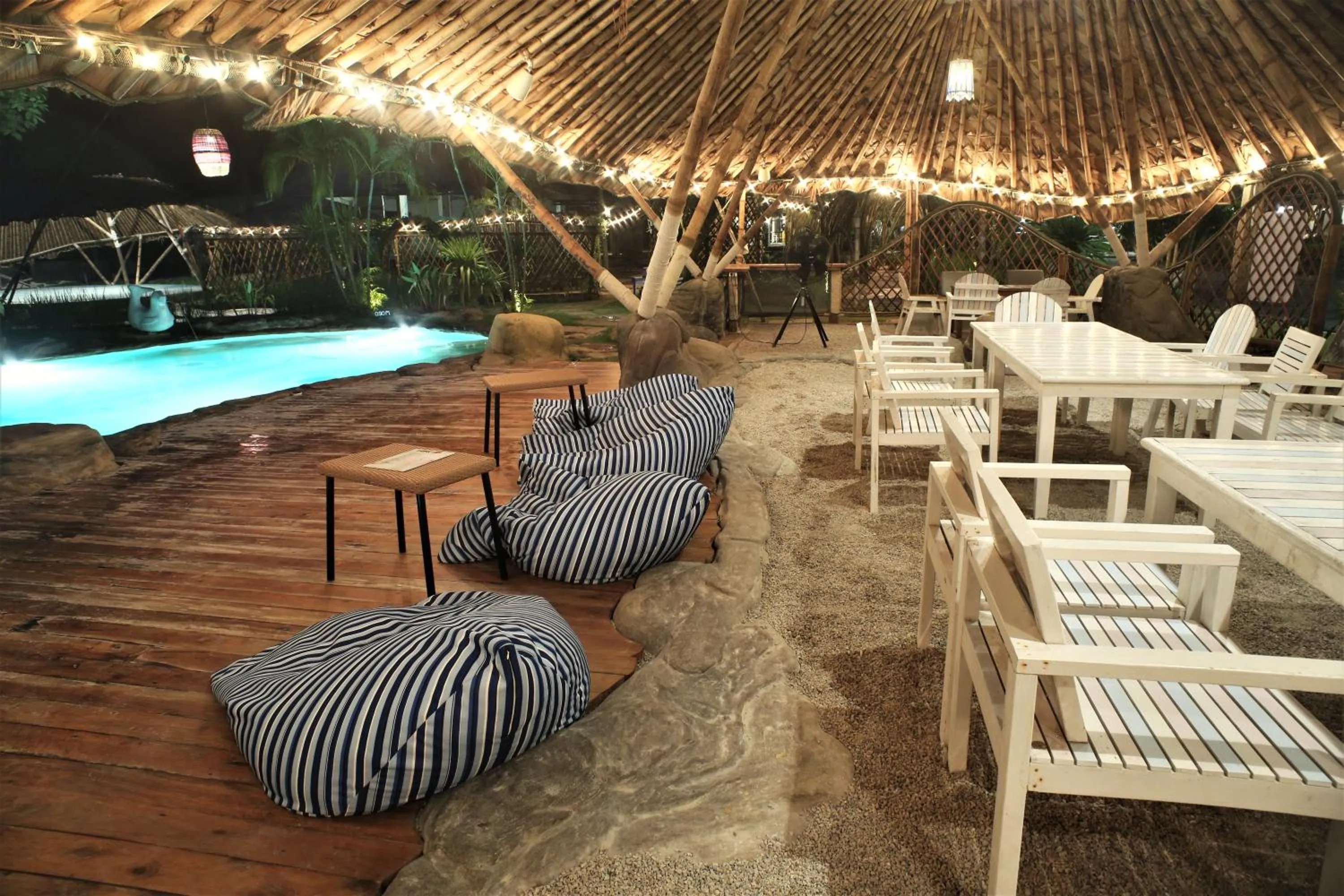 Swimming pool in Dugong Village-Green Hotel