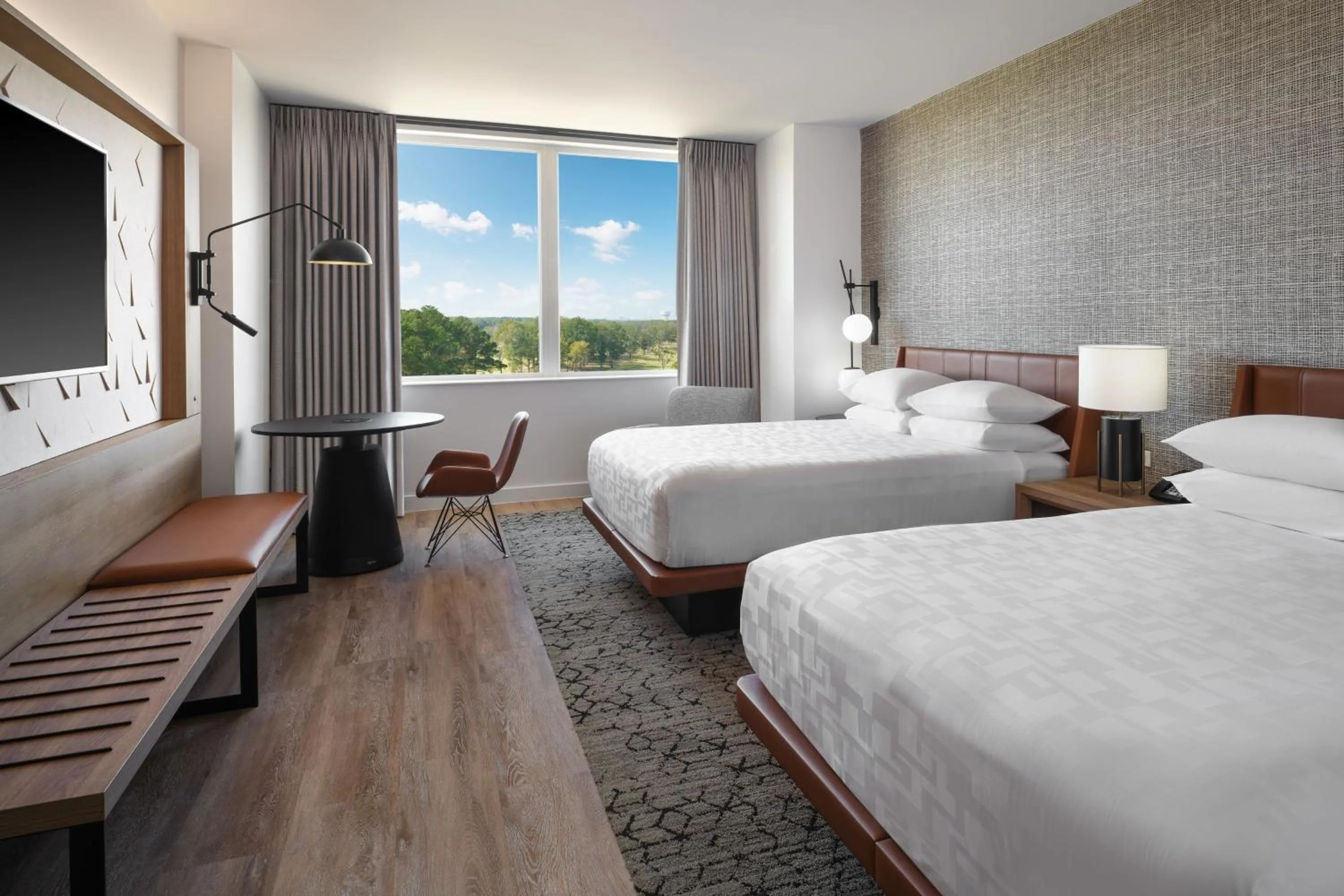 Photo of the whole room, Bed in Sheraton Flowood The Refuge Hotel & Conference Center