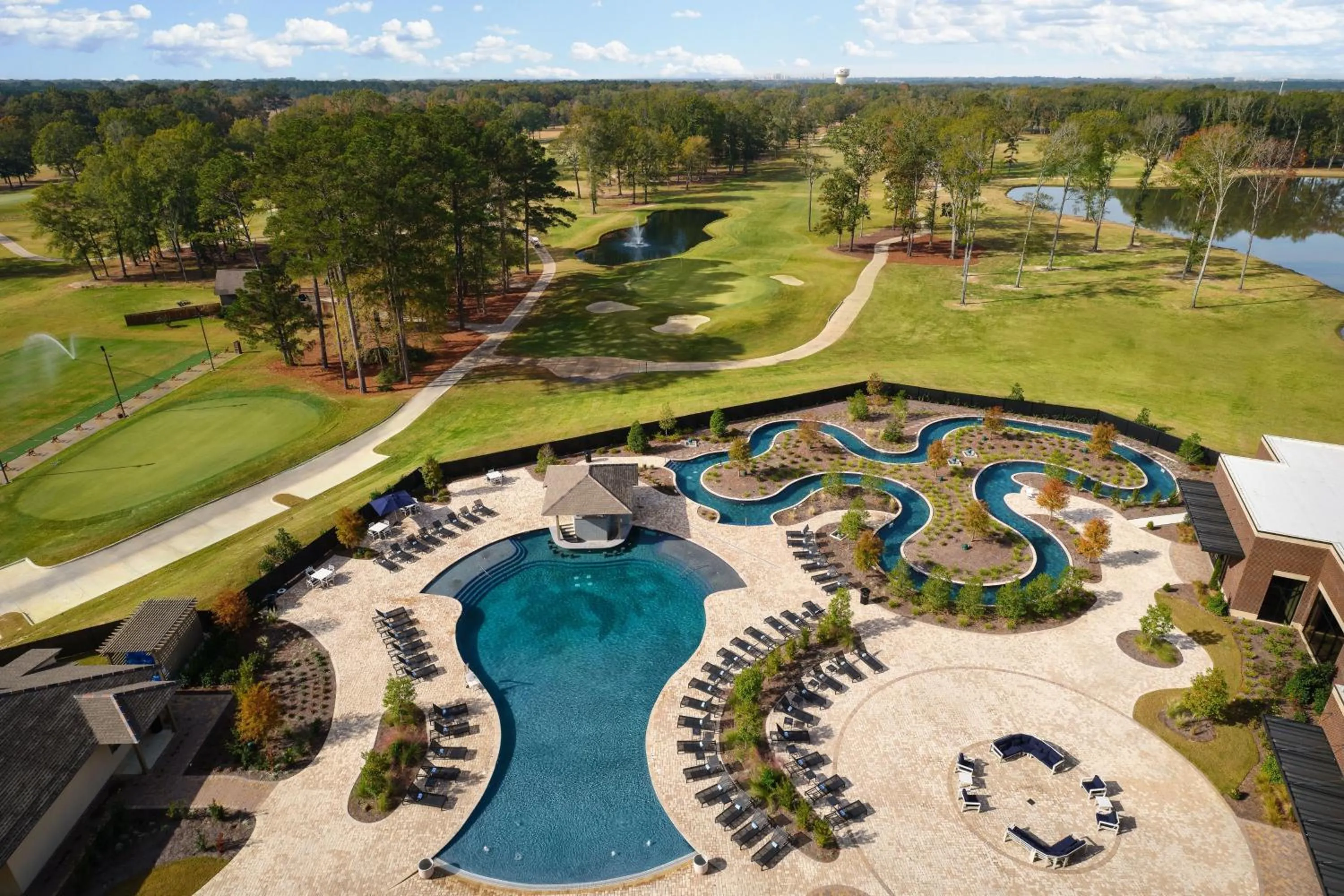 Swimming pool in Sheraton Flowood The Refuge Hotel & Conference Center