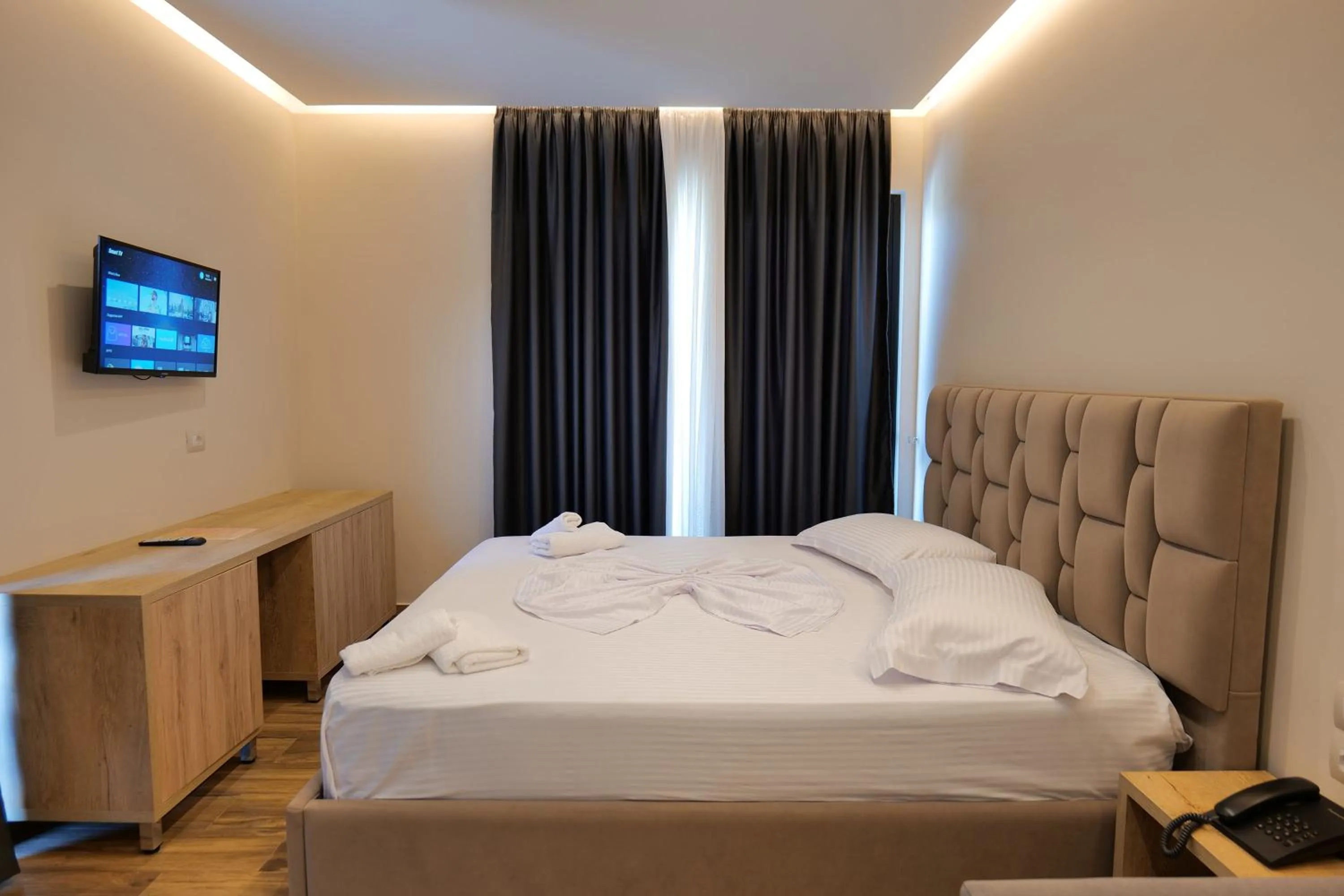 Bed in Hotel Alexander