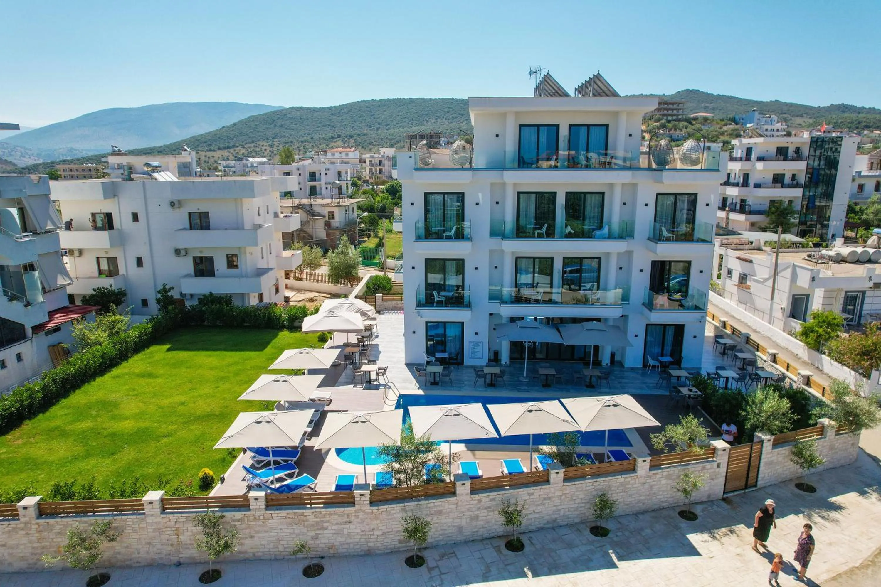 Property building in Hotel Alexander