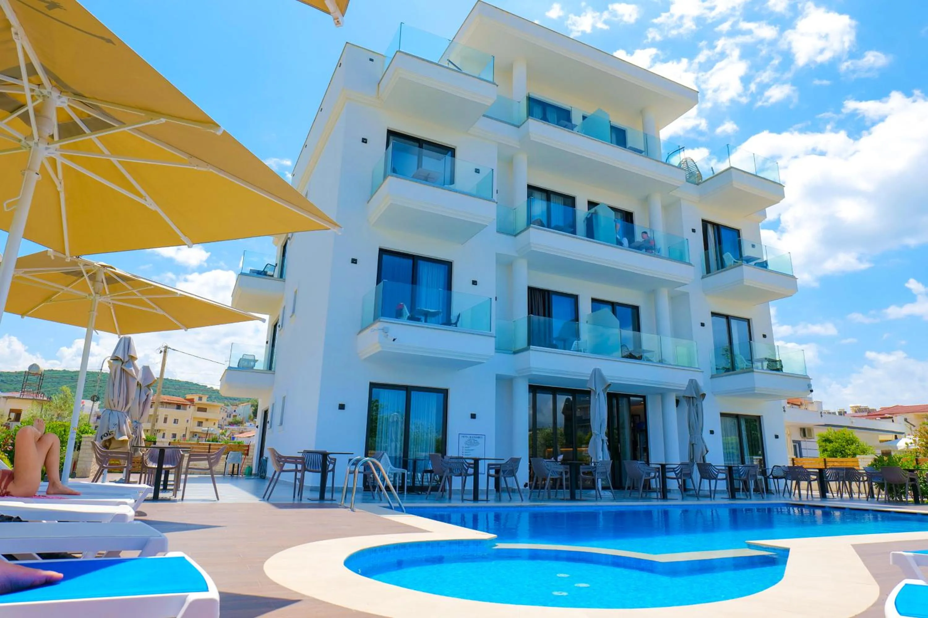 Swimming pool in Hotel Alexander