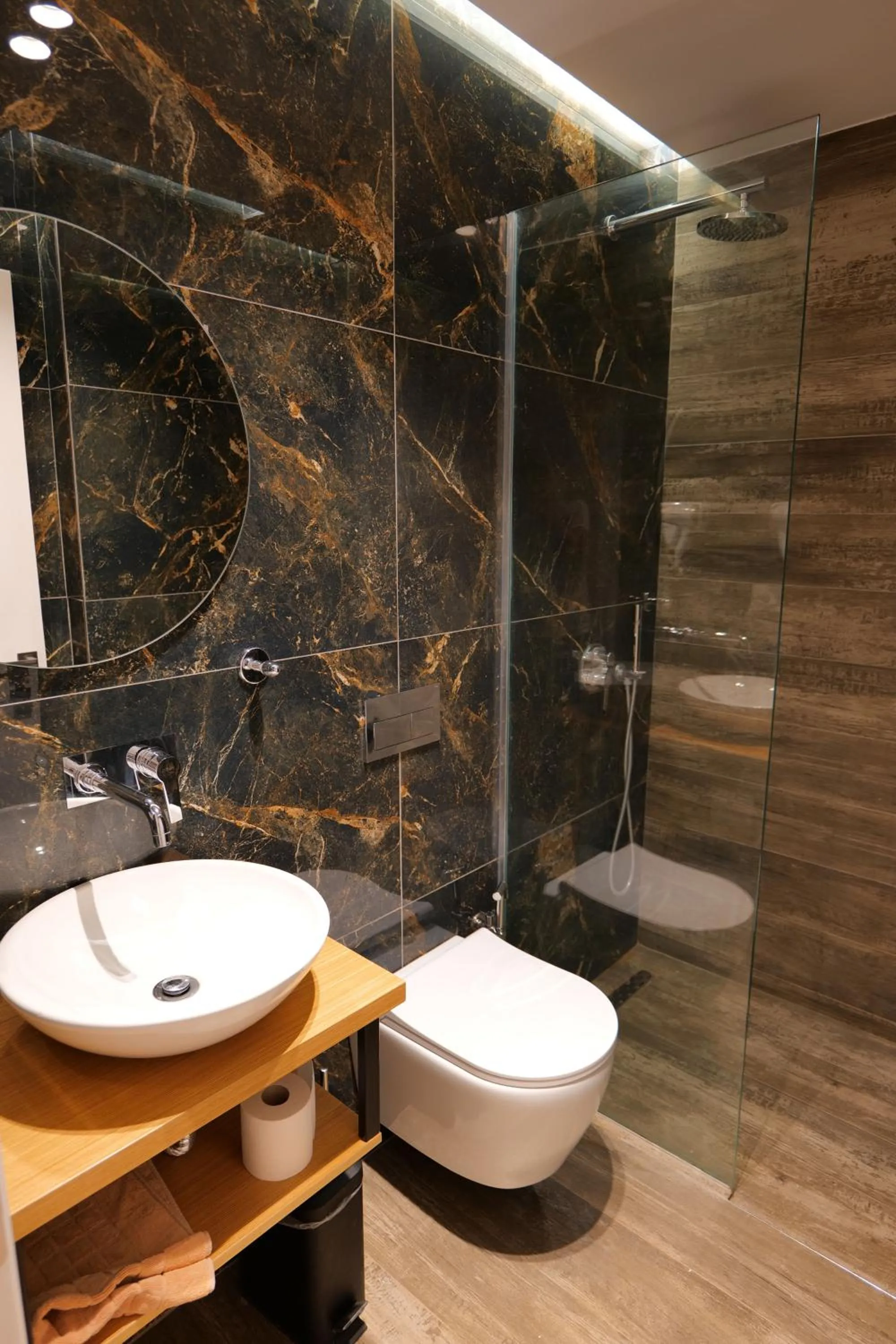 Bathroom in Hotel Alexander