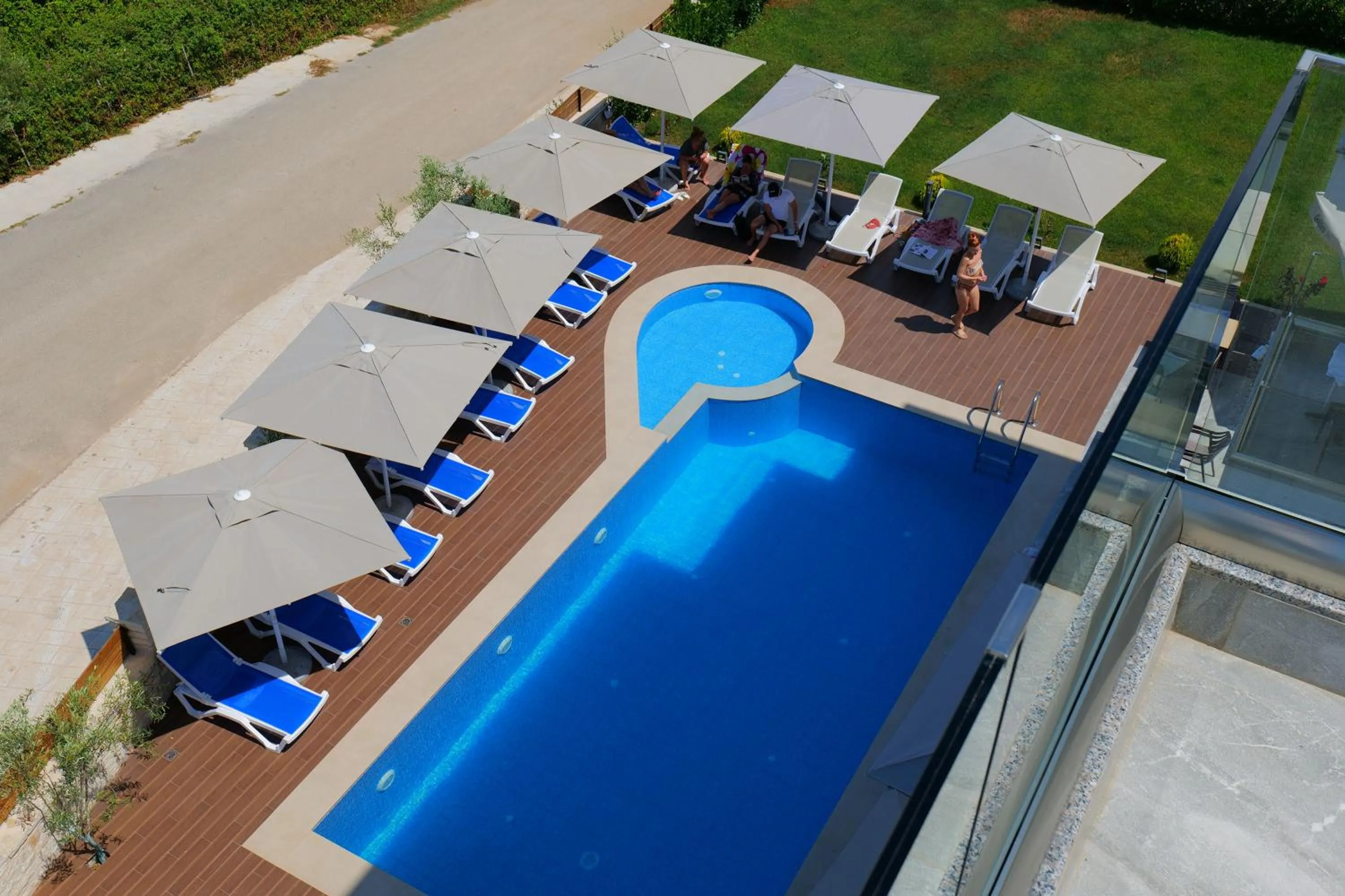 Swimming pool in Hotel Alexander
