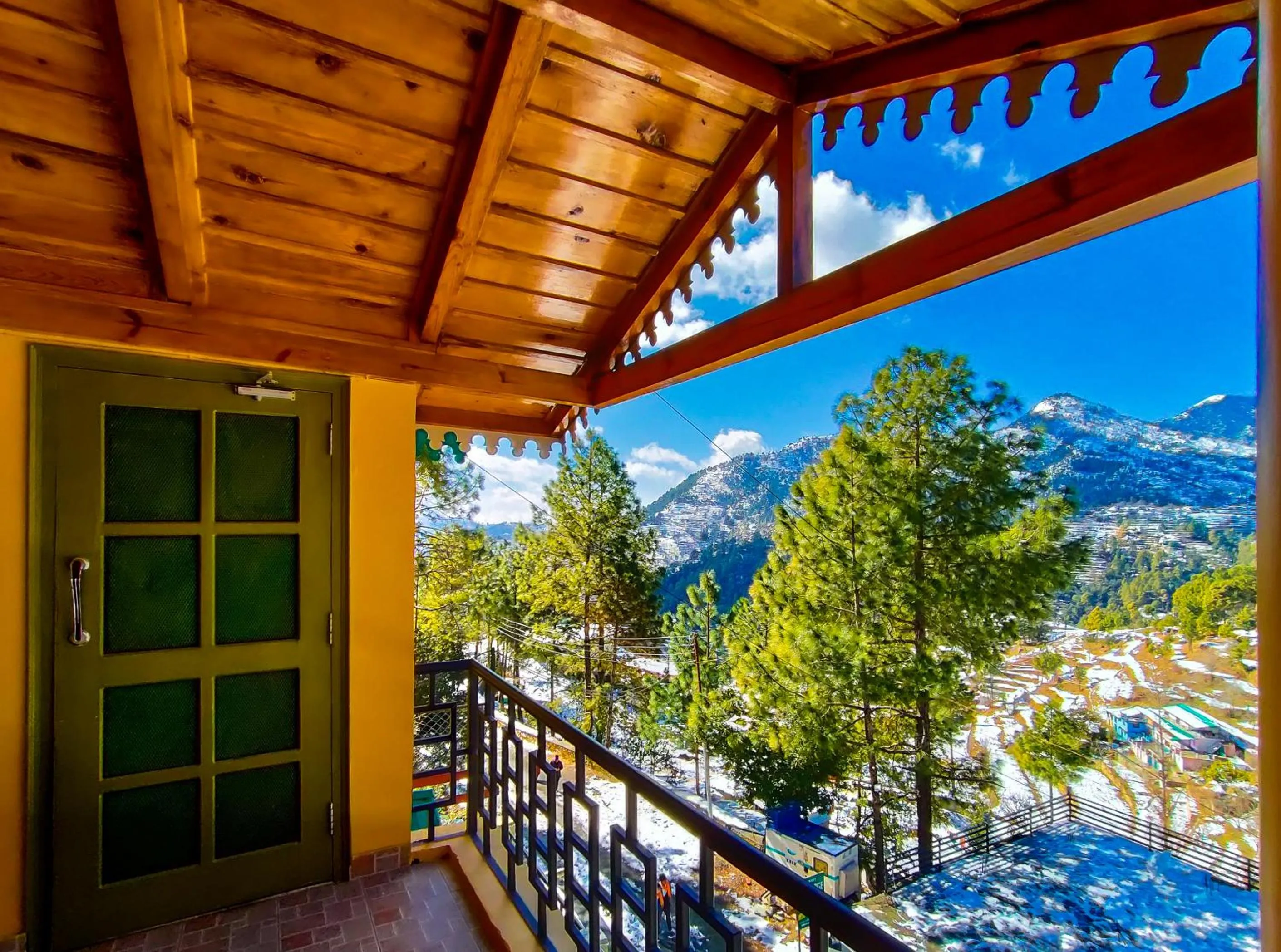 Balcony/Terrace in THEHIMALAYANLIVING WHISTLING PINES