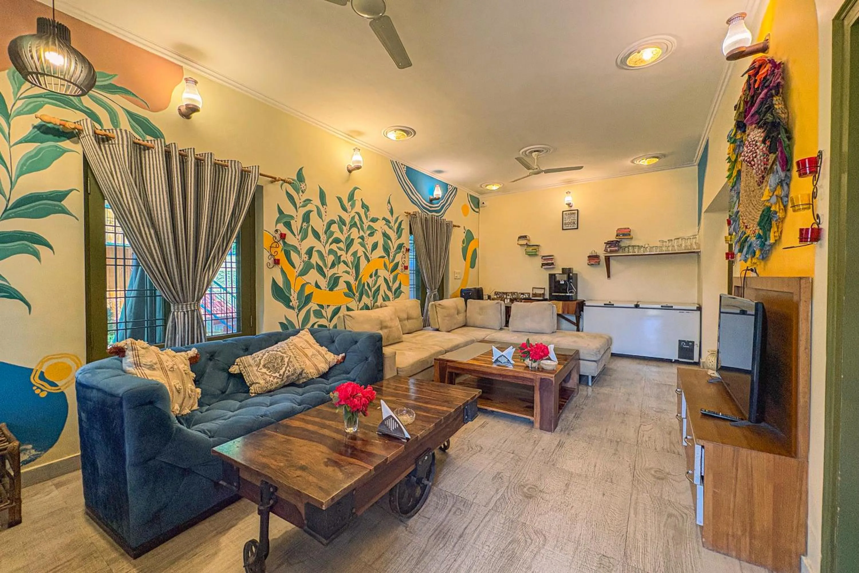 Living room in THEHIMALAYANLIVING WHISTLING PINES