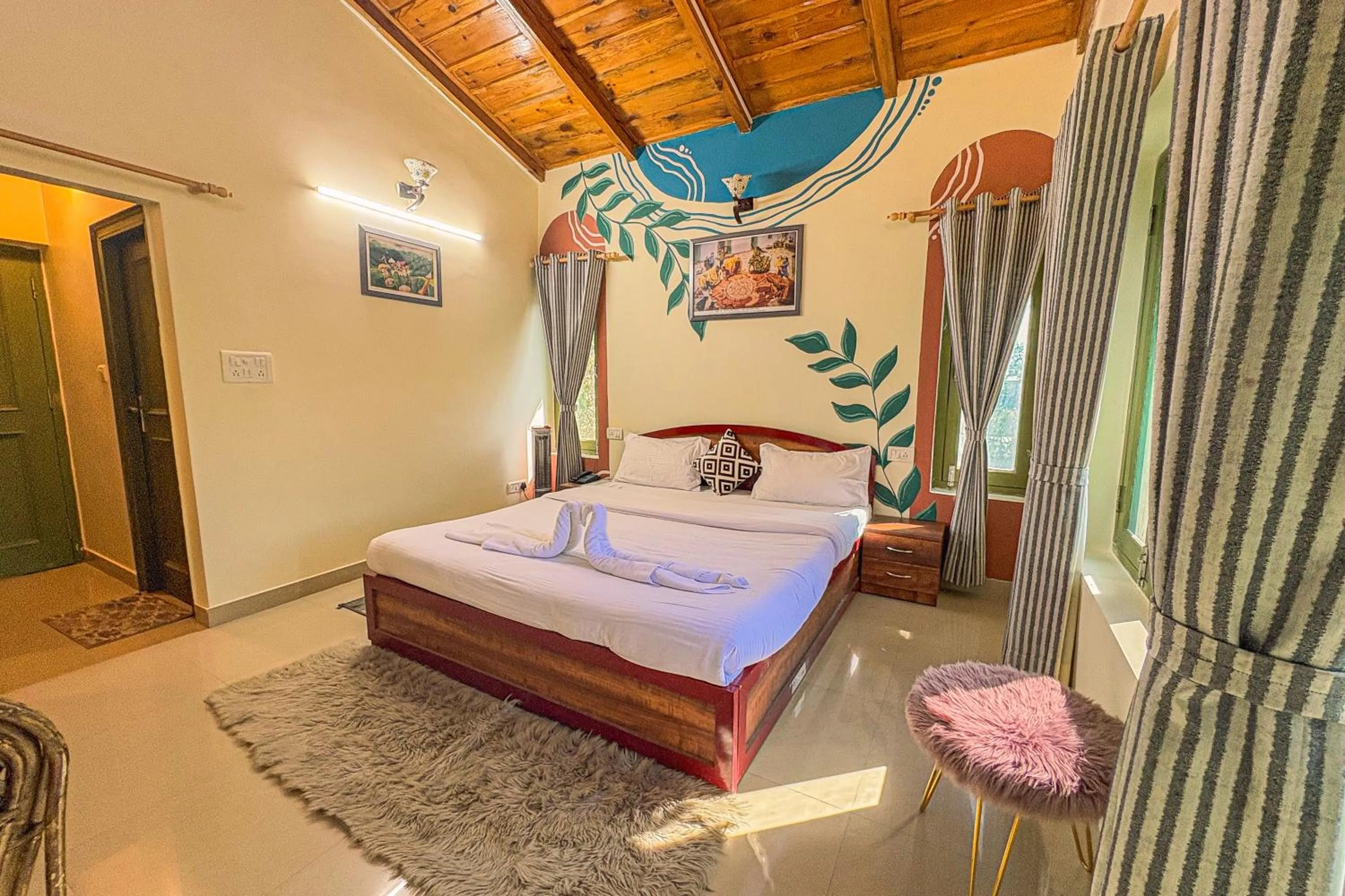 Bed in THEHIMALAYANLIVING WHISTLING PINES